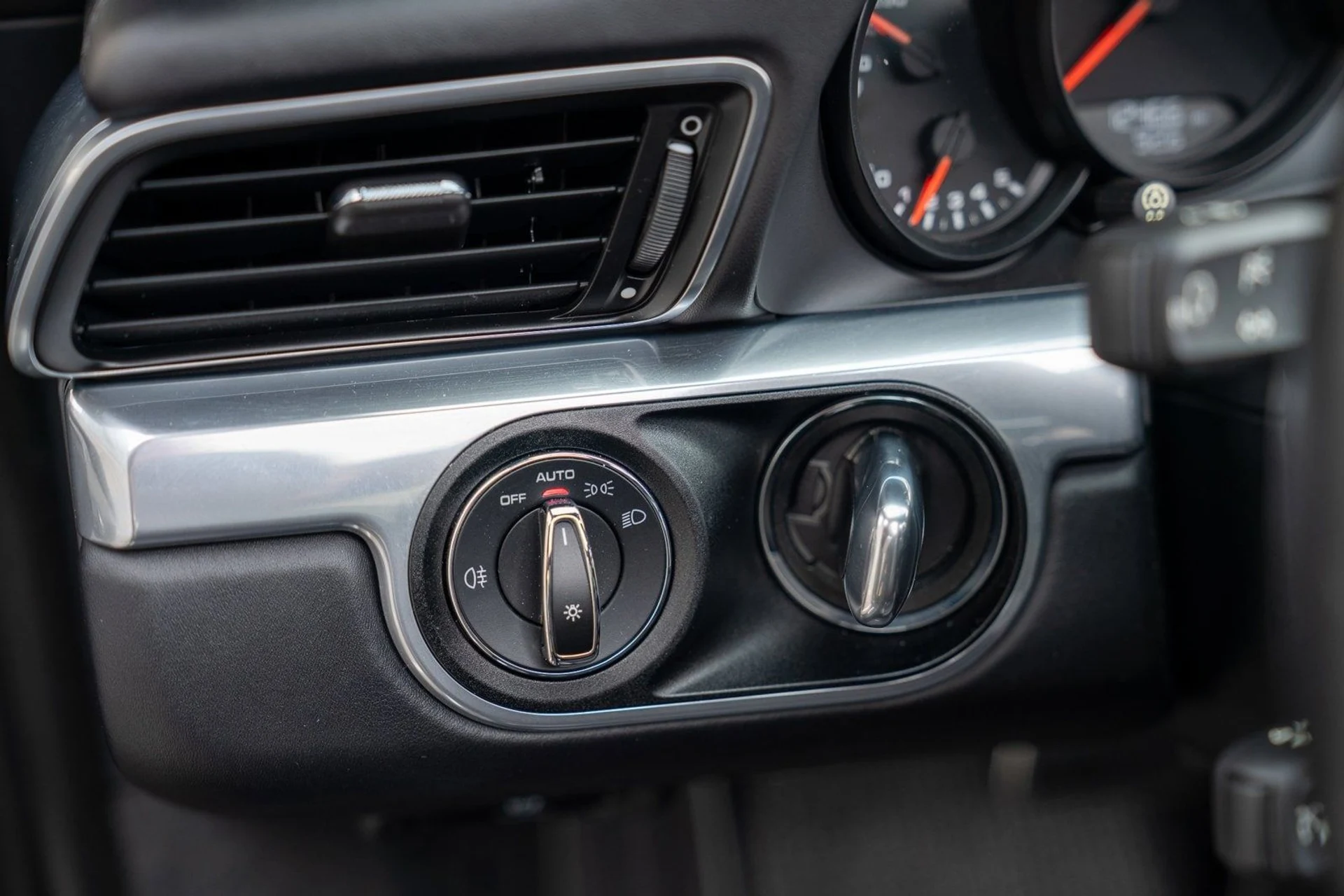 mph013_2405600248_1d301208bd75e93a7ccb0c505f1ba884x_49e779d84a