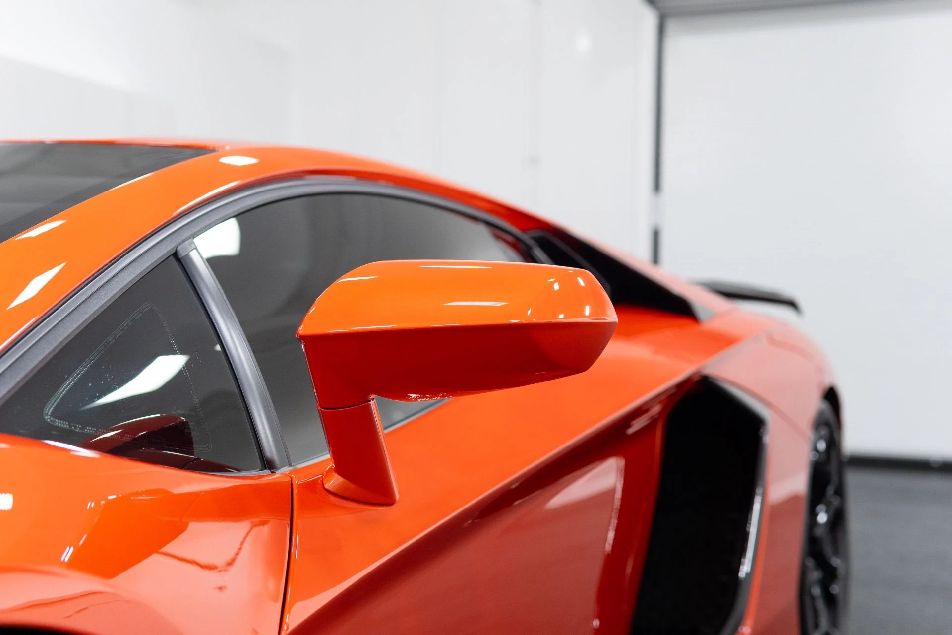 mph013_2413599539_Used_2012_Lamborghini_Aventador_LP_700_4_1769493534_0c0ac55787