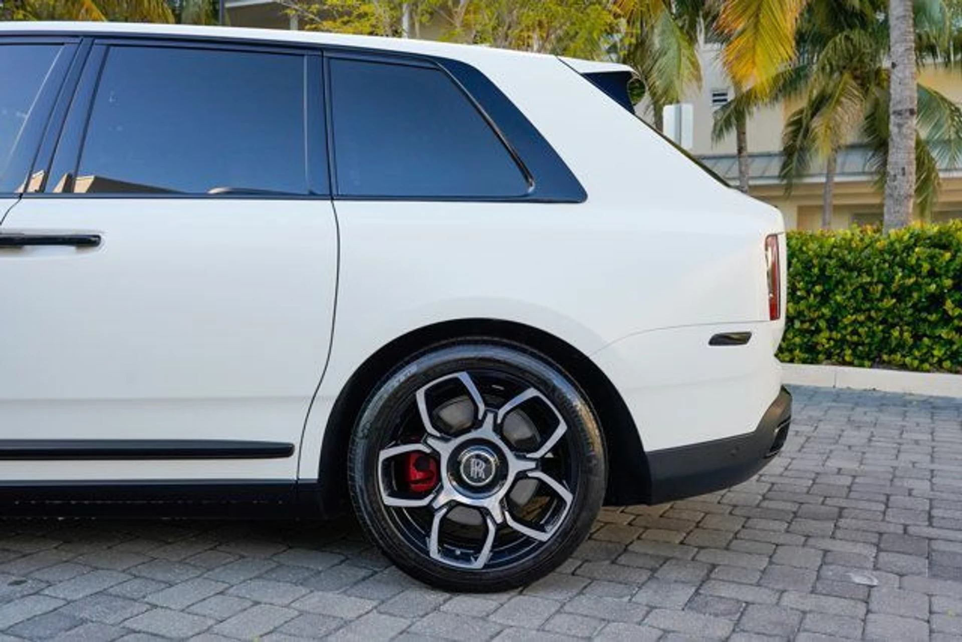 mph013_2415176159_22981379_14_640_83f91acb25