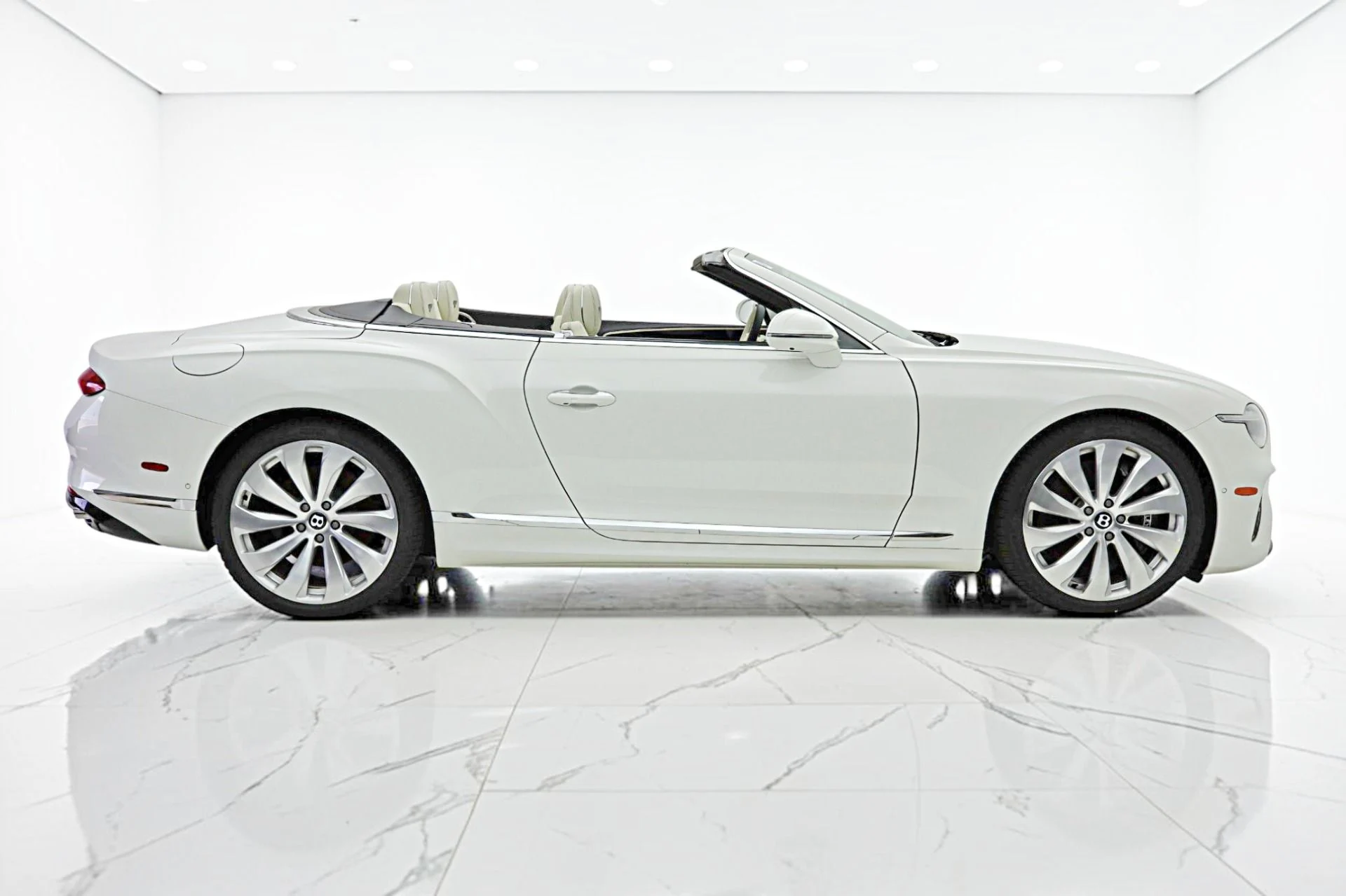 mph013_2415867399_New_2026_Bentley_Continental_GTC_fe90a0f4be