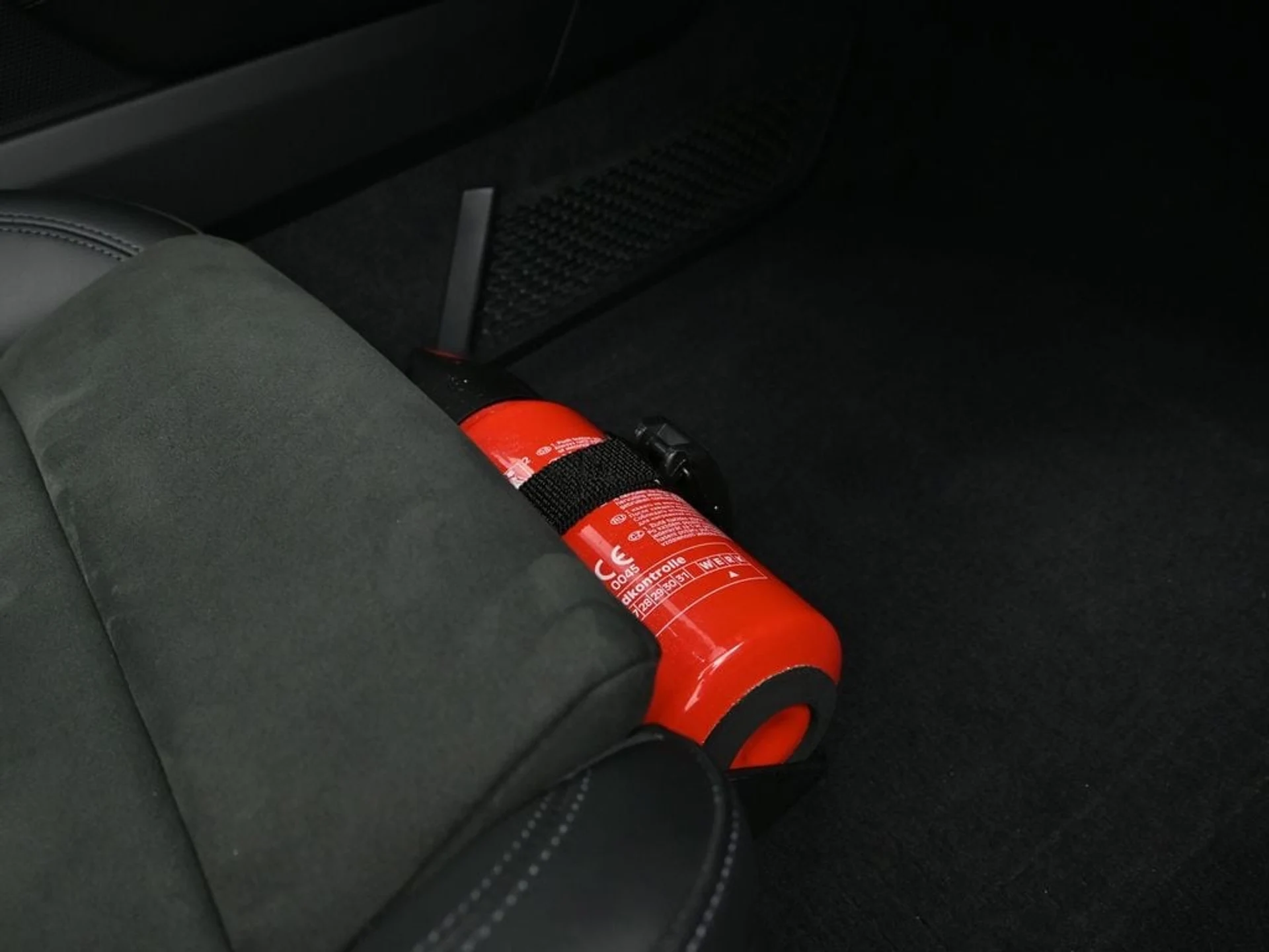 mph013_2416819367_78db21f1d2a3c2ff6aca253a216a5991x_7b517b6830