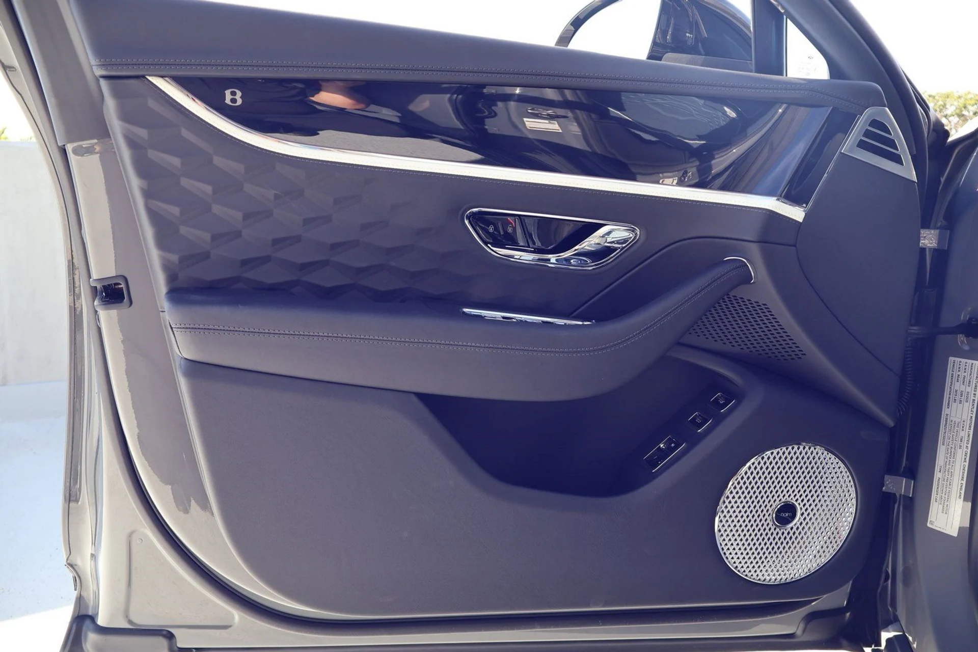 mph013_2419624118_1bb2a4b2fde70e0145dd9f767f5b8a97x_3a1ae6e4ee