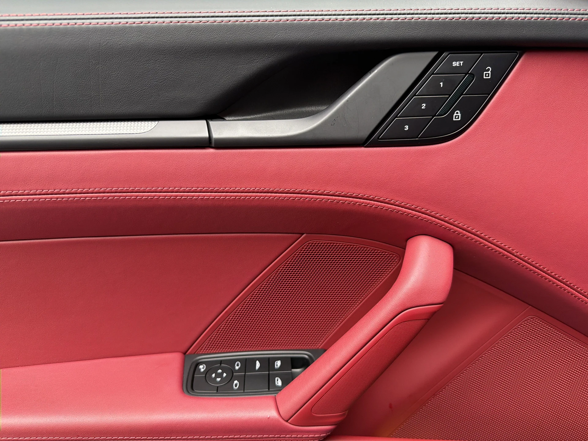 mph013_2425934437_24cd6f6d8c19436ba4140af419888868_efa372e087