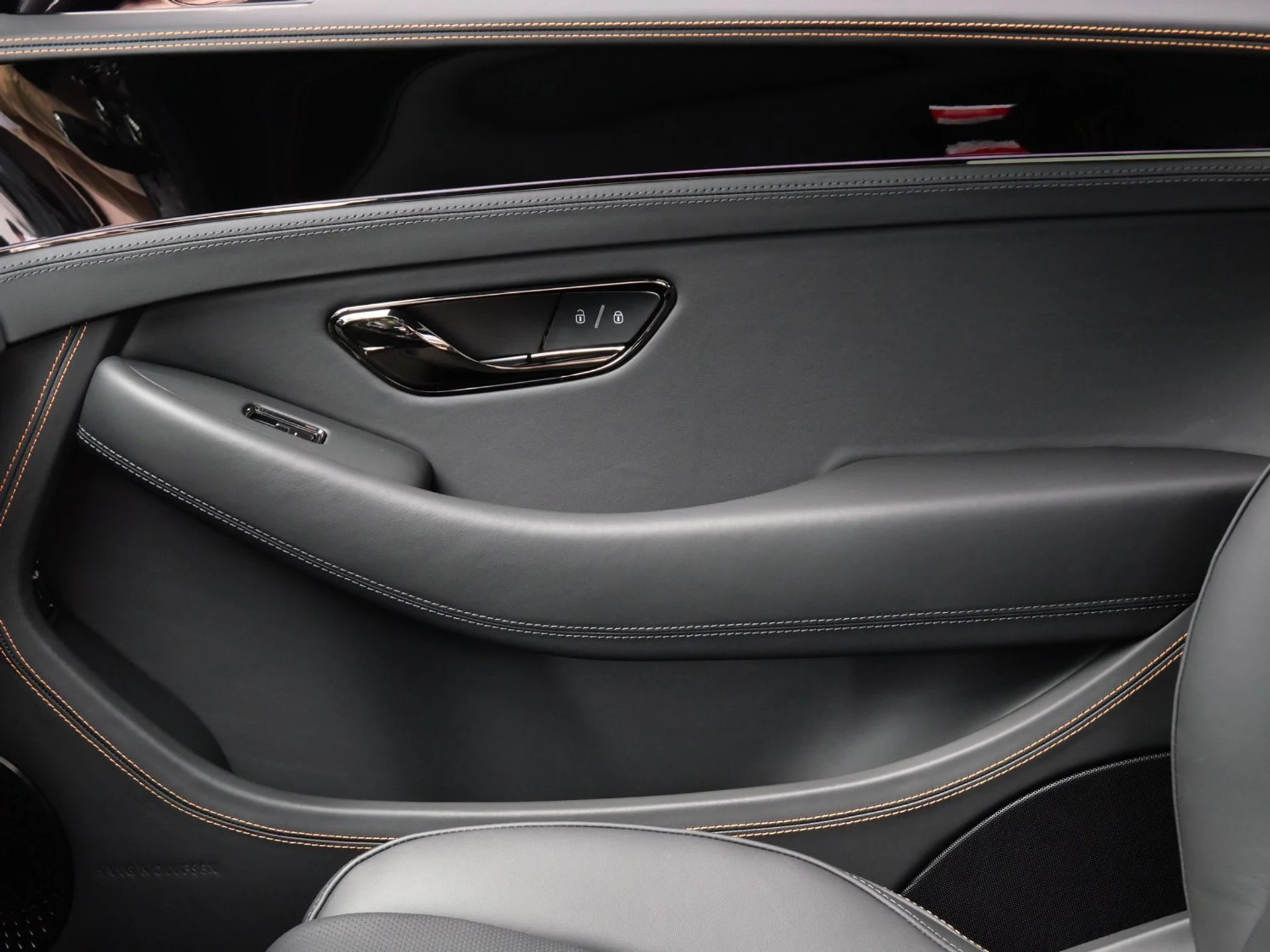 mph013_2428964755_18cd5bc7895c9399b6757cdd523048f6x_eb4c24d12e