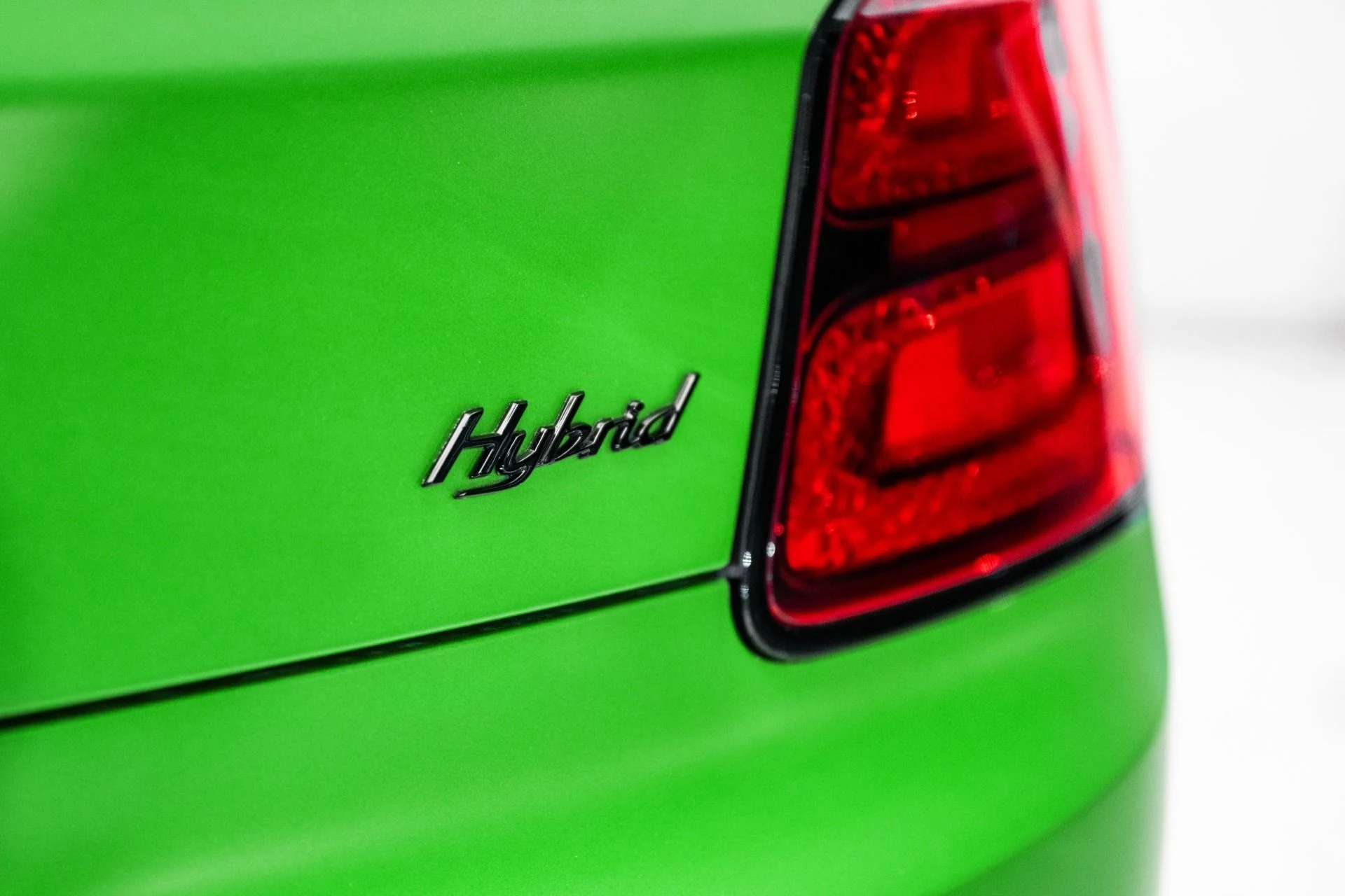 mph013_2429720002_Used_2024_Bentley_Flying_Spur_S_Hybrid_1749914202_5dd6861b13