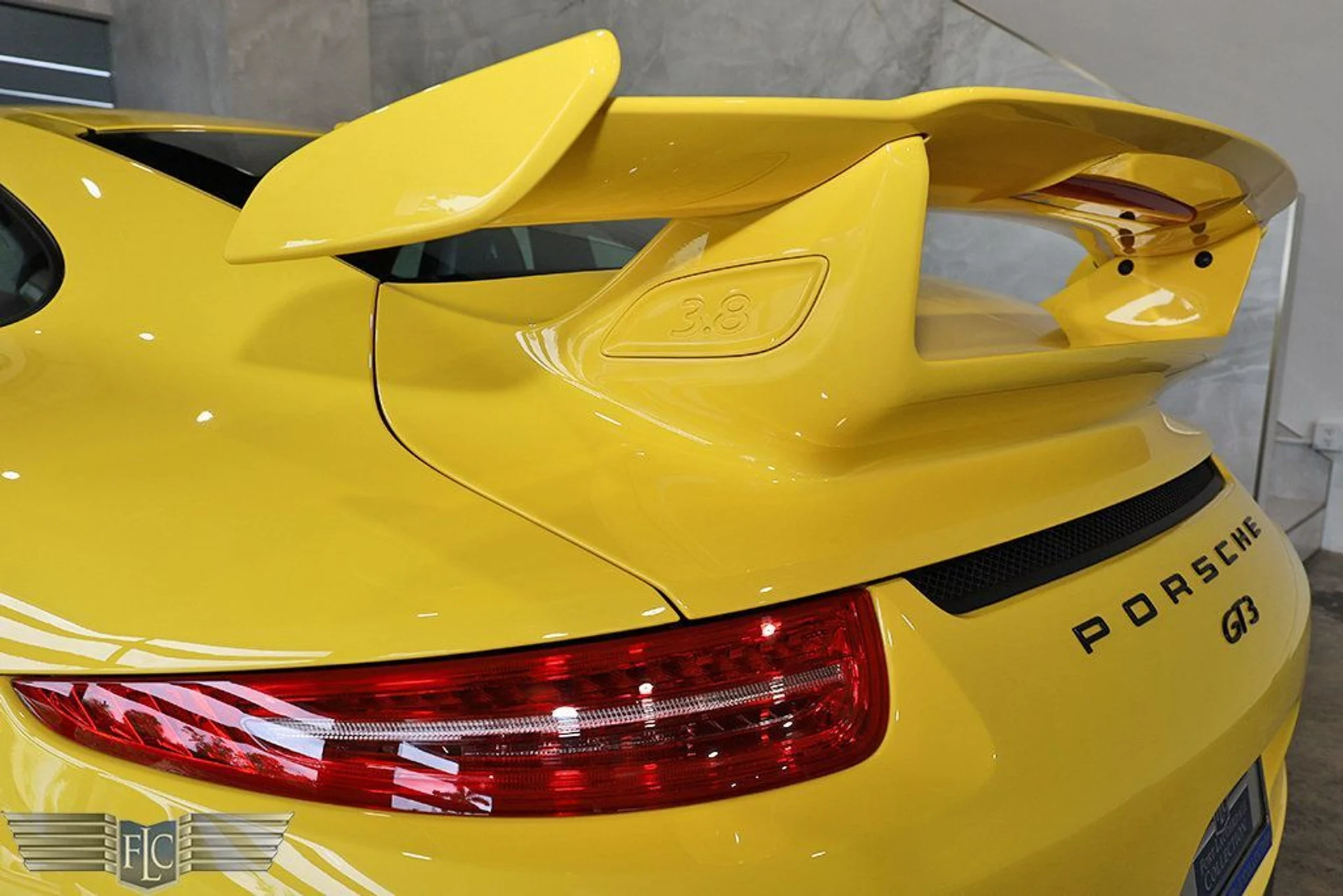 mph013_2431072329_used_2015_porsche_911_2drcoupegt3_9689_22861277_14_1024_7eb248efd3
