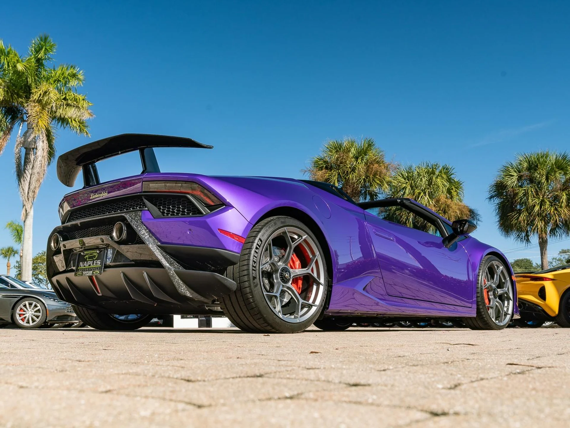 mph013_2433622819_Used_2019_Lamborghini_Huracan_Performante_1766430420_72e9c93e67