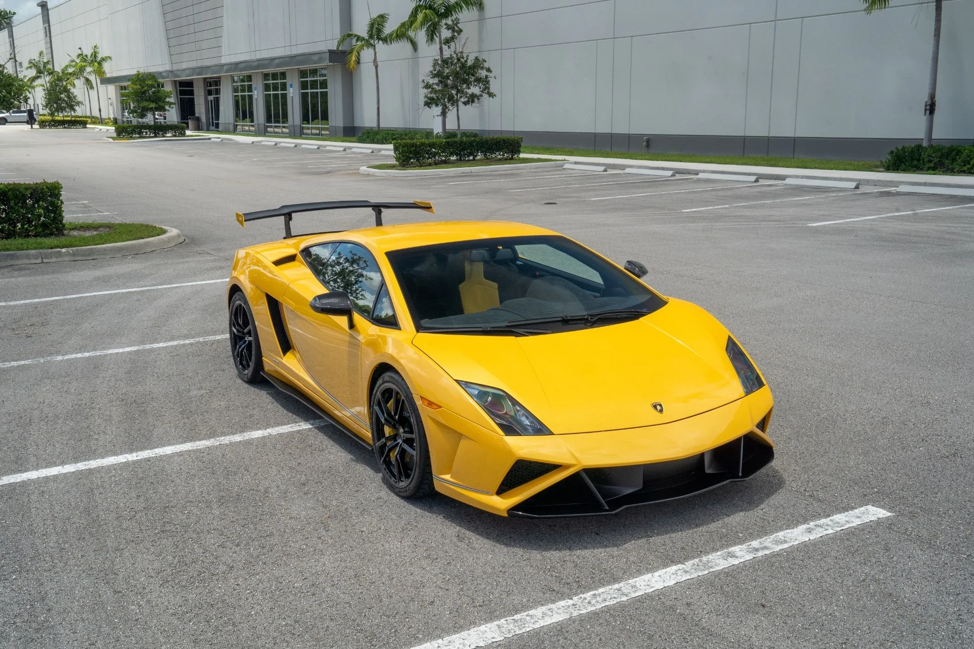 mph013_2438223090_Used_2014_Lamborghini_Gallardo_LP_570_4_Squadra_Corse_1755030125_d03d63bbfc