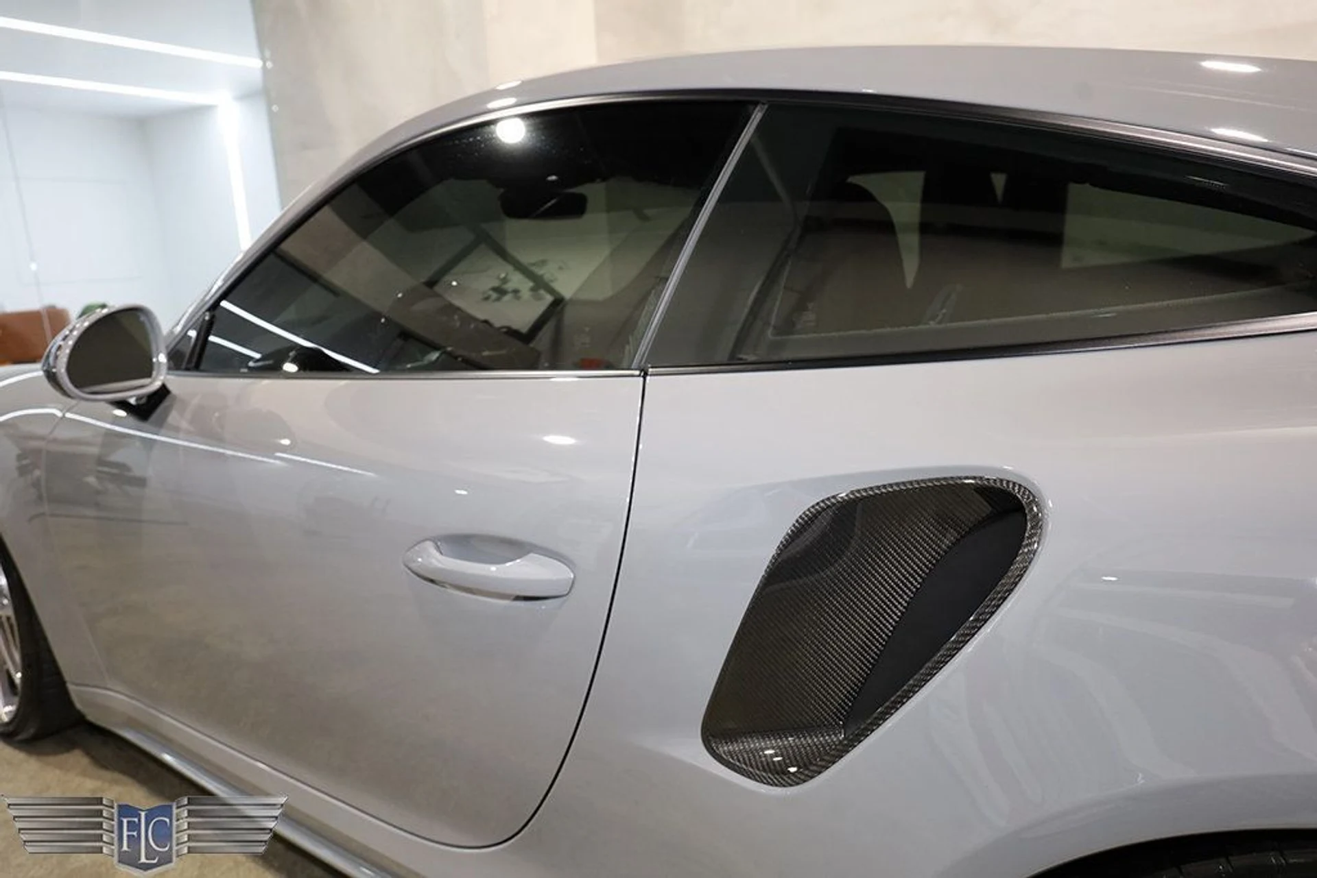 mph013_2444563189_used_2018_porsche_911_turboscoupe_9689_22116353_14_1024_62746d2862