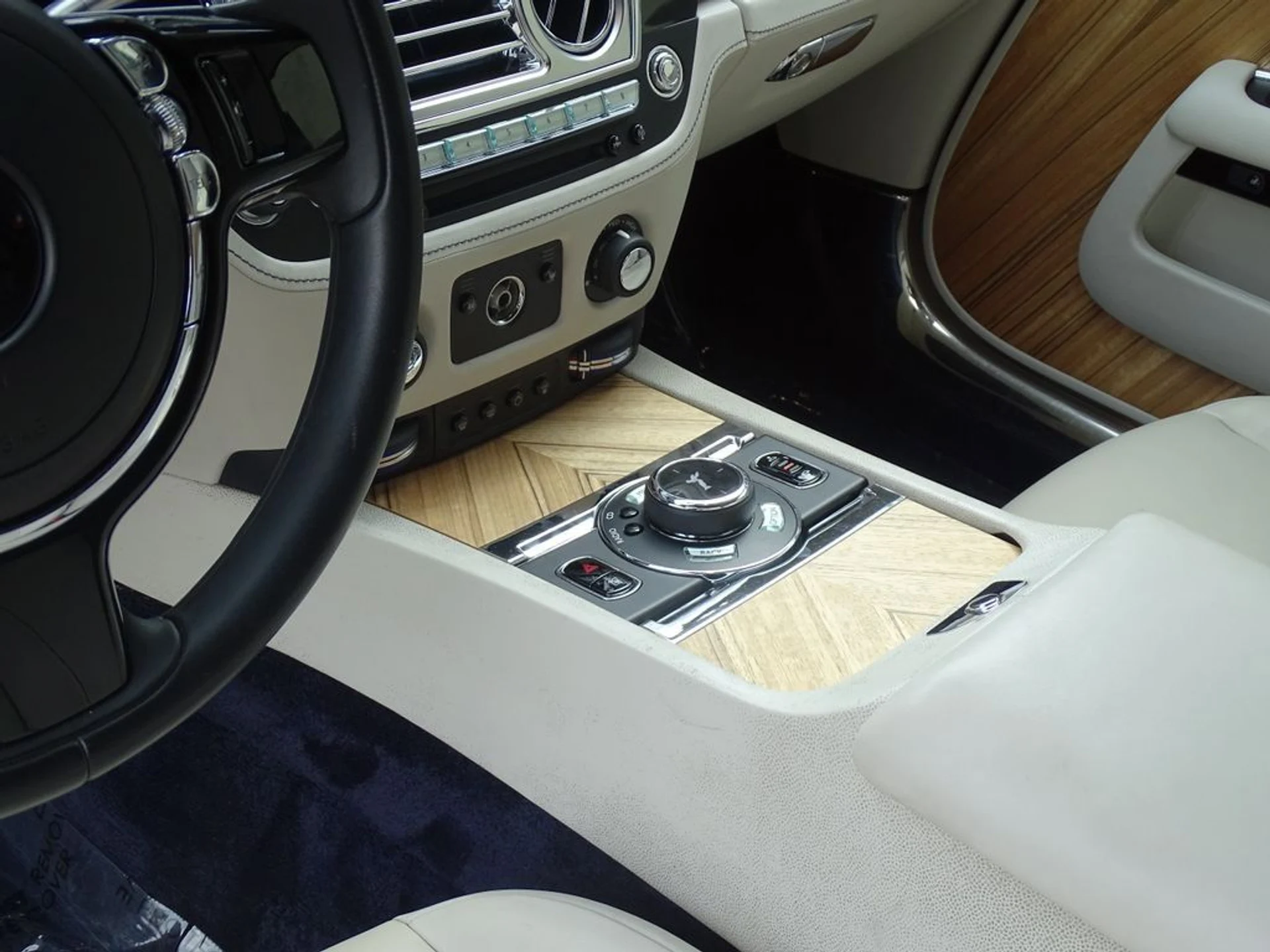 mph013_2453981216_1e9217e6a162e7c5bc591ba6503e1b14x_e1c131f672