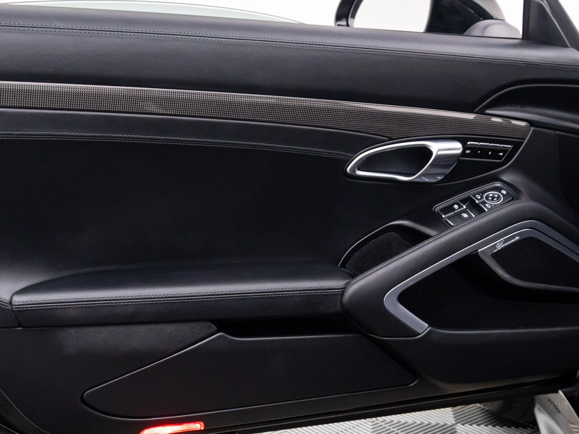 mph013_2466191997_0385a81050d3a5f3e6fe504ae27febbax_dbda8216c2