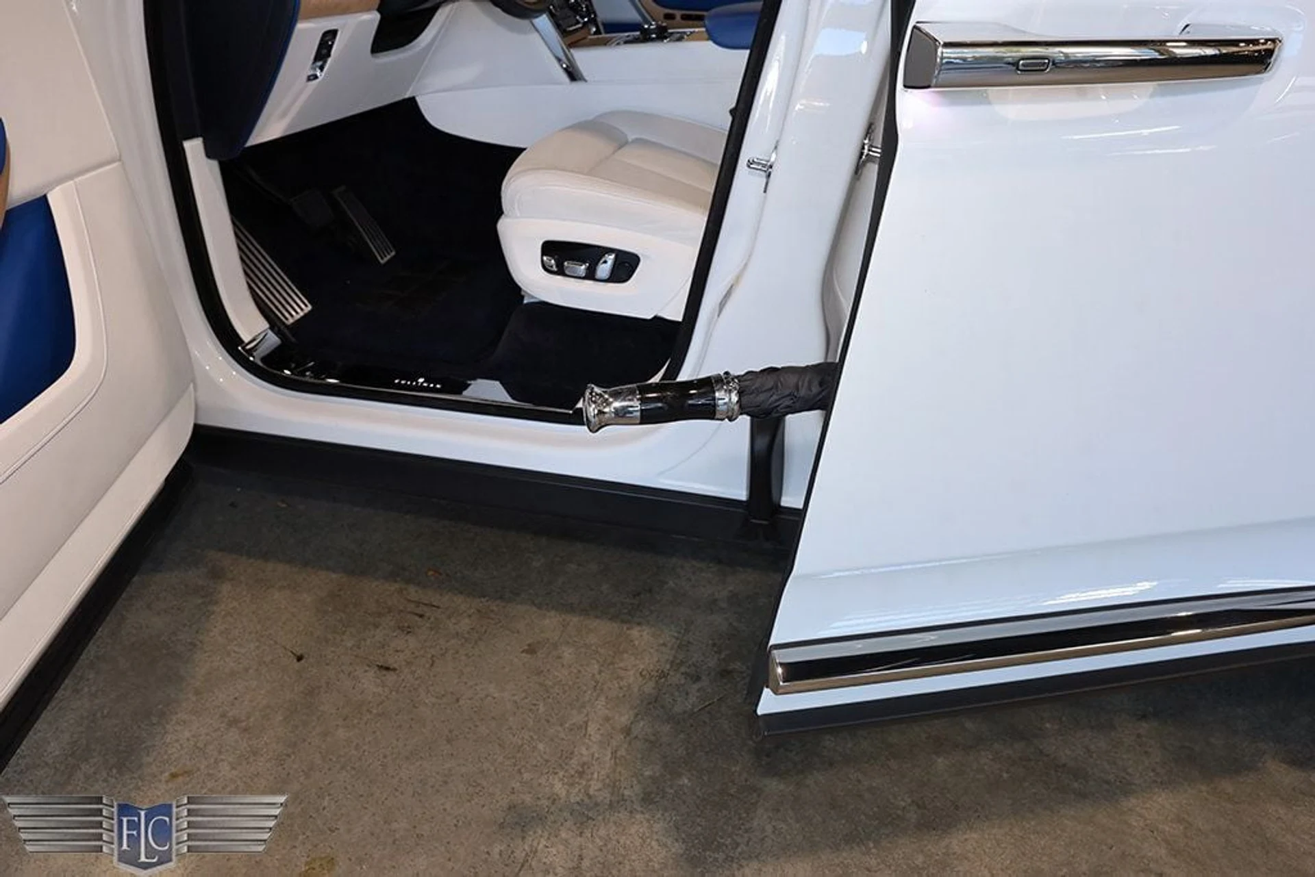 mph013_2477292937_used_2021_rolls_royce_cullinan_sportutility_9689_22989825_14_1024_7c8bee9136