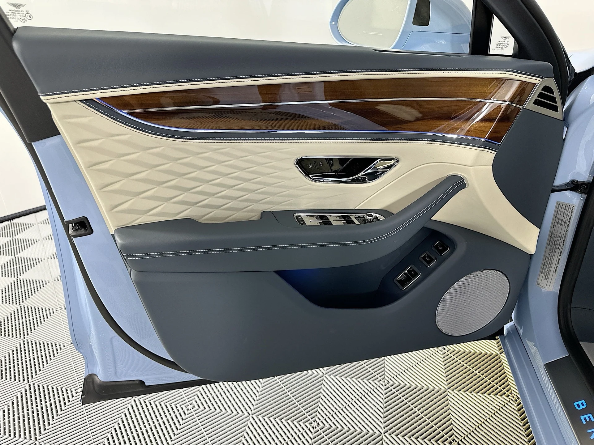 mph013_2477996009_14_f7c6c90ab6