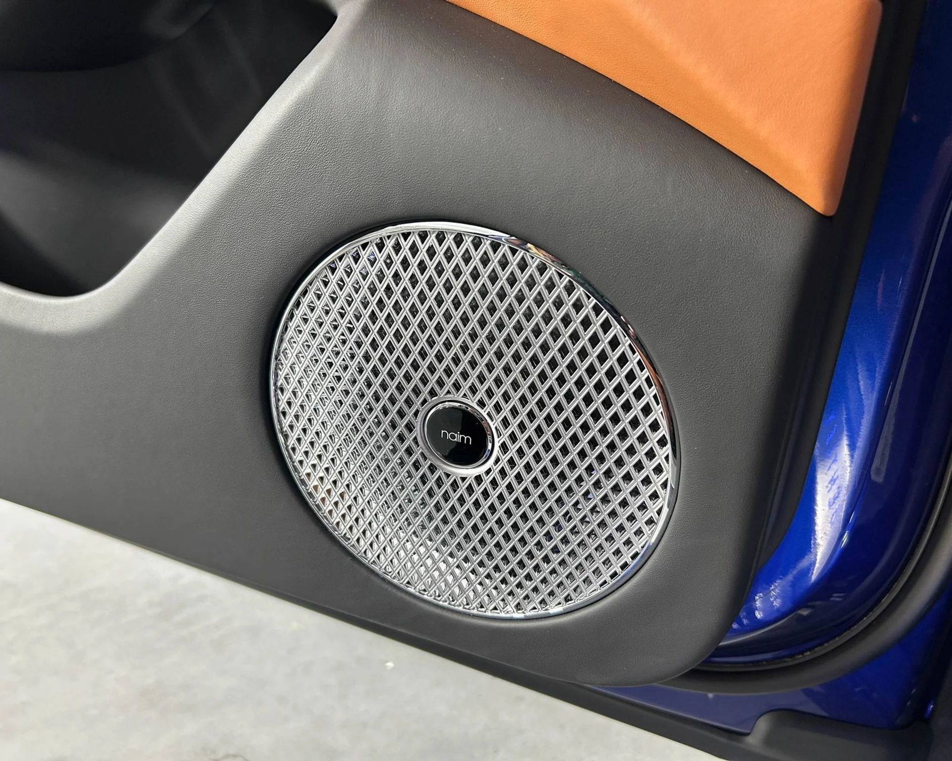 mph013_2479015491_648a296711f145d9a1f1df480da009c2_e494b42192