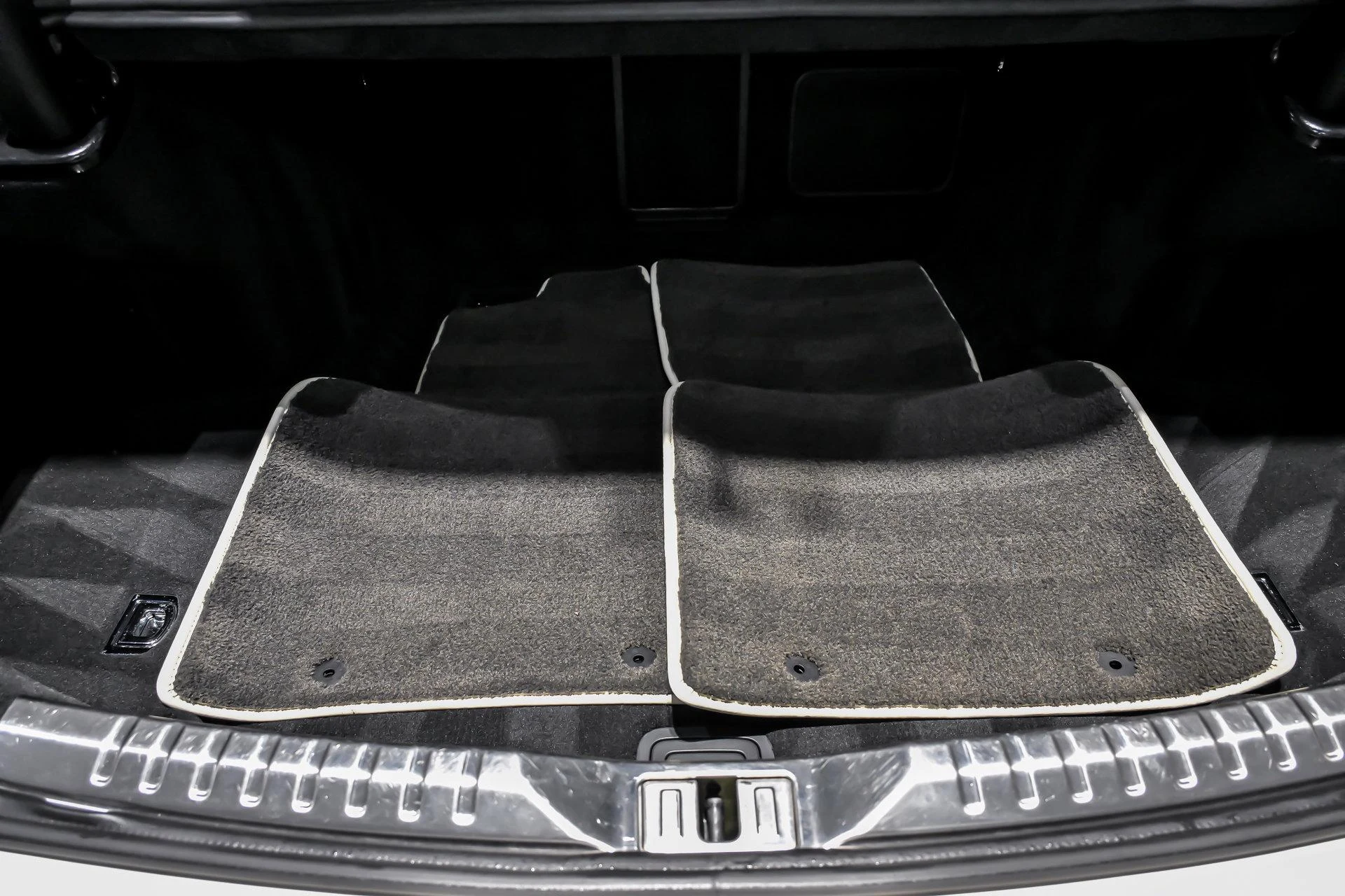 mph013_2481202384_Used_2021_Bentley_Flying_Spur_V8_1765794816_f7c4f14dac