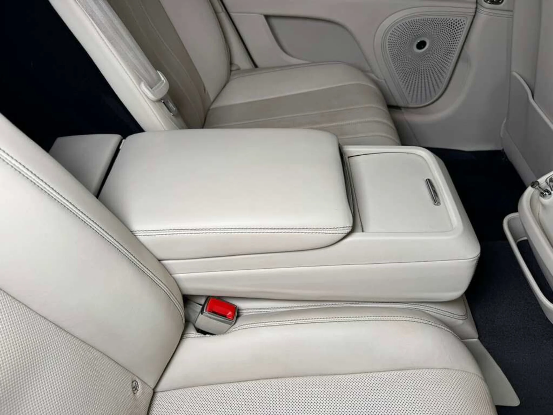 mph013_2486119787_b8327209102005c425cc403ada8fa876_37299b7c86