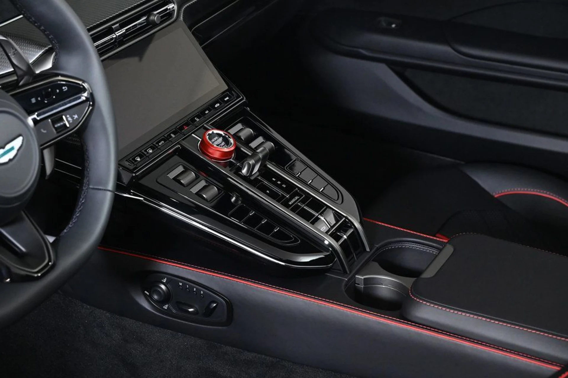 mph013_2487666619_new_2026_aston_martin_vantage_sroadster_11350_22964201_13_1024_28df388858