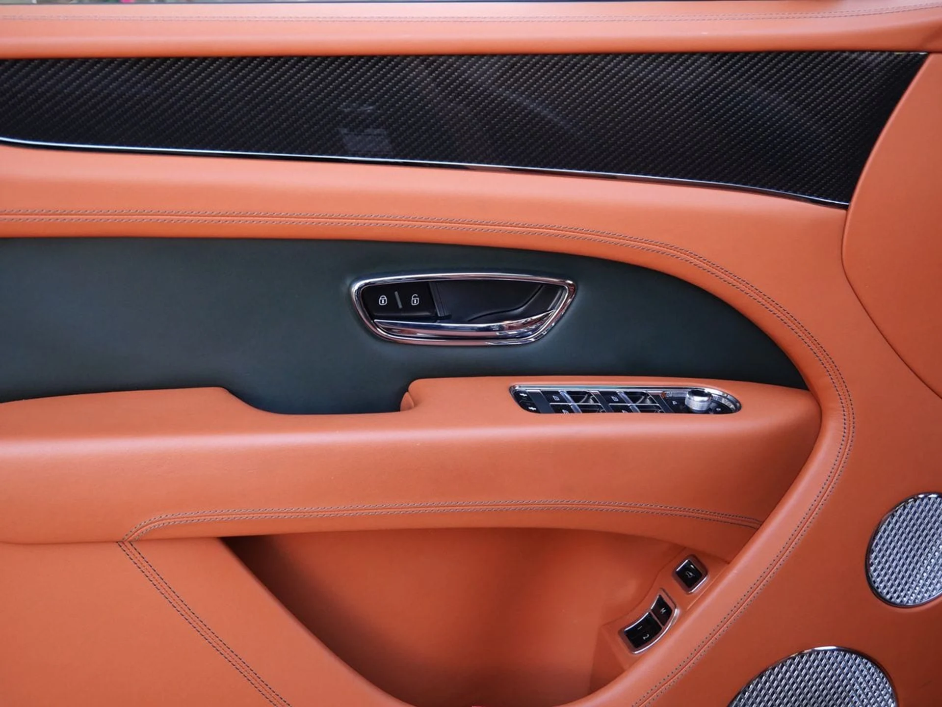 mph013_2489960300_712036d8d03856381d67152aa0494792x_540c7cb7d3