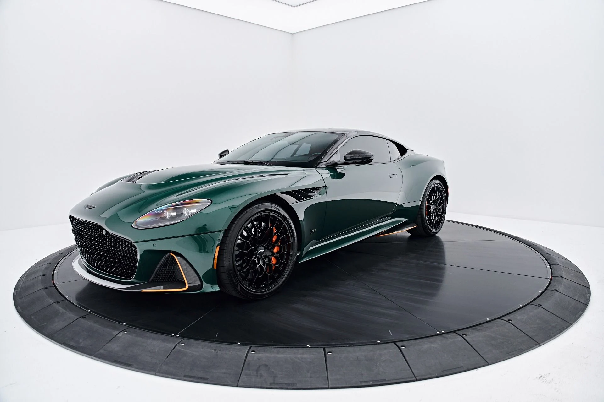 mph013_2491430873_Used_2023_Aston_Martin_DBS_Ultimate_1787789339_6c27a9101b