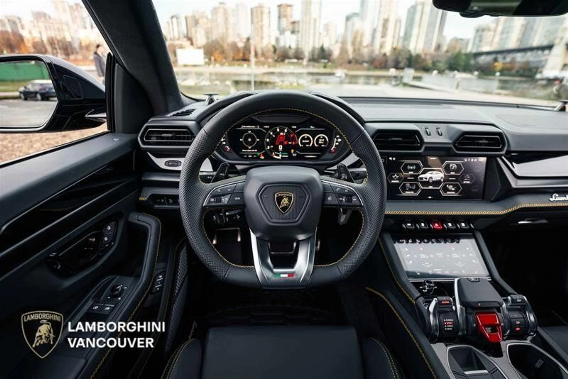 mph013_2491548588_39069072_03630_2025_lamborghini_urus_014_fe6a3682ef