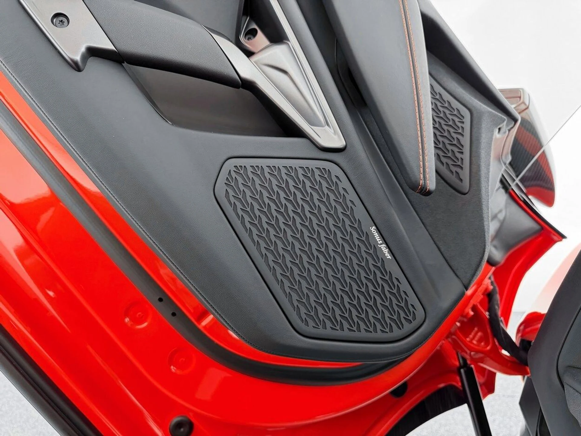 mph013_2493510138_43bd4bf01e3f014ce54869f98d6df21ax_2eef020437