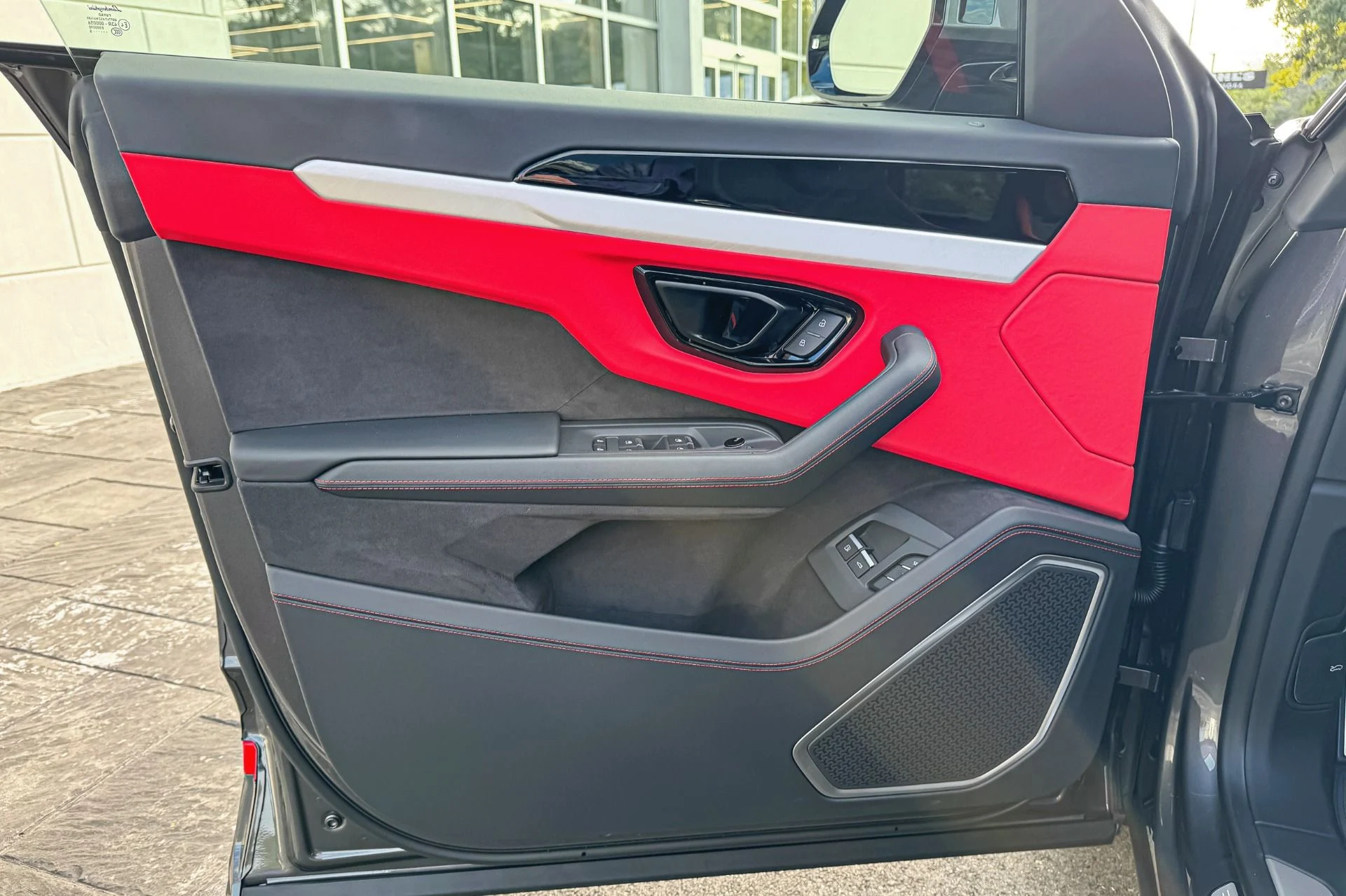 mph013_2500599863_Used_2024_Lamborghini_Urus_Performante_1765893464_9a272e3e24