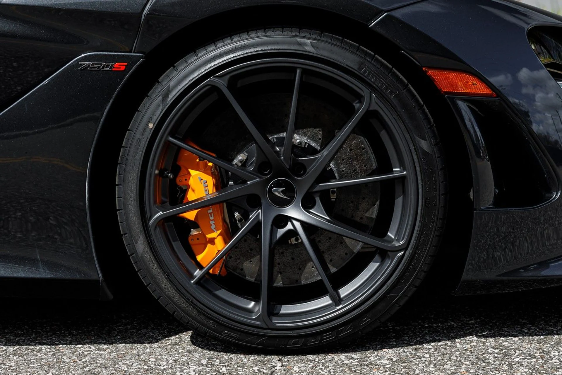 mph013_2509797830_655_p14_l_6359bac819