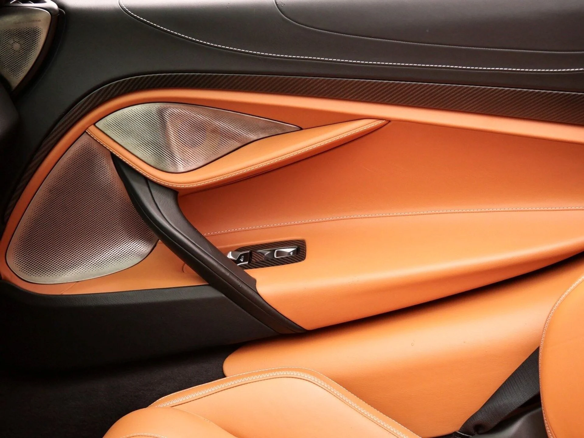 mph013_2517851669_cbd0cc2c60e20523208f522ffb385a14x_321a2e9893