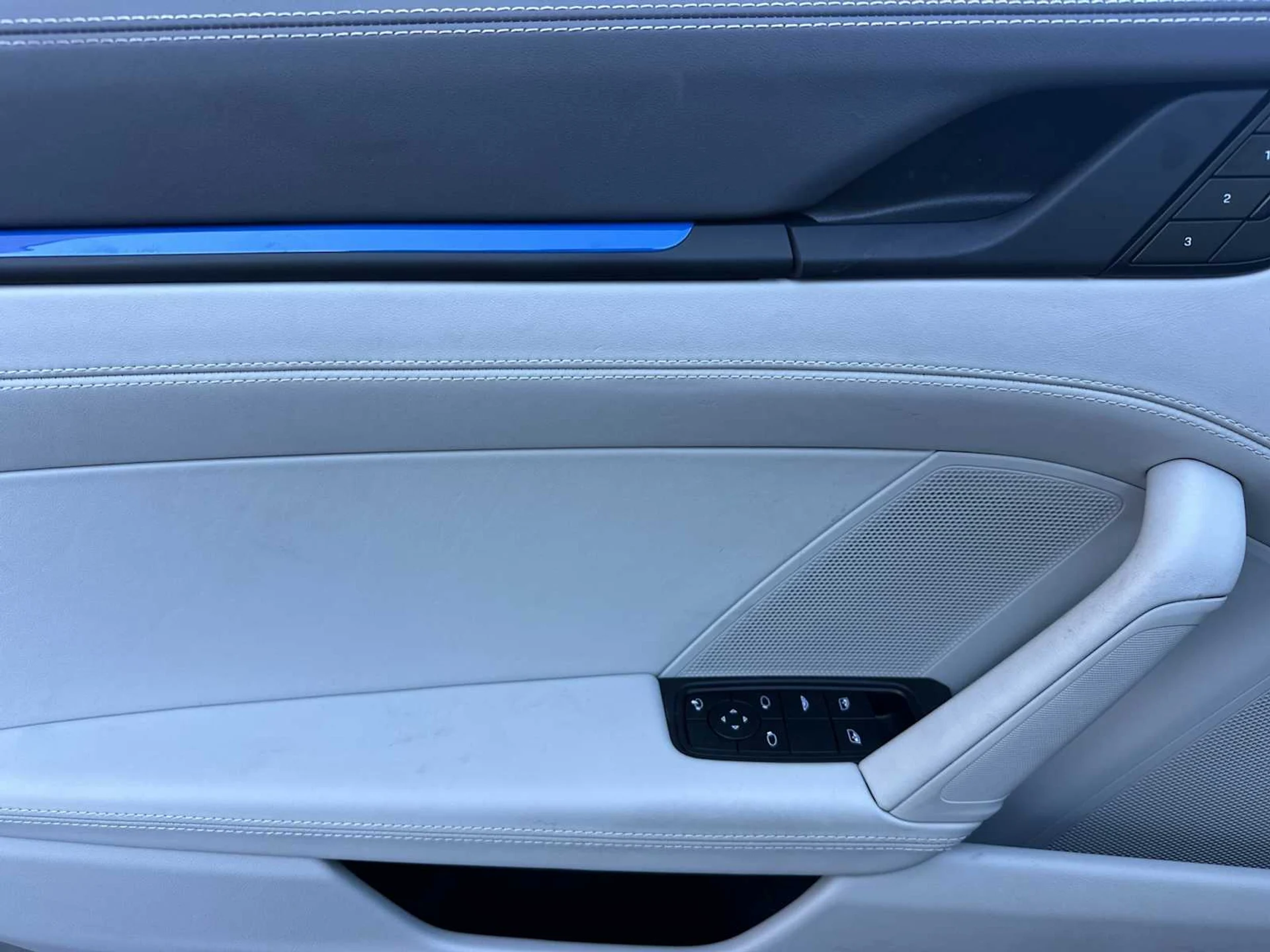 mph013_2523472741_93bbe05678b246c205682143a6191b9ax_d436cc7ea8