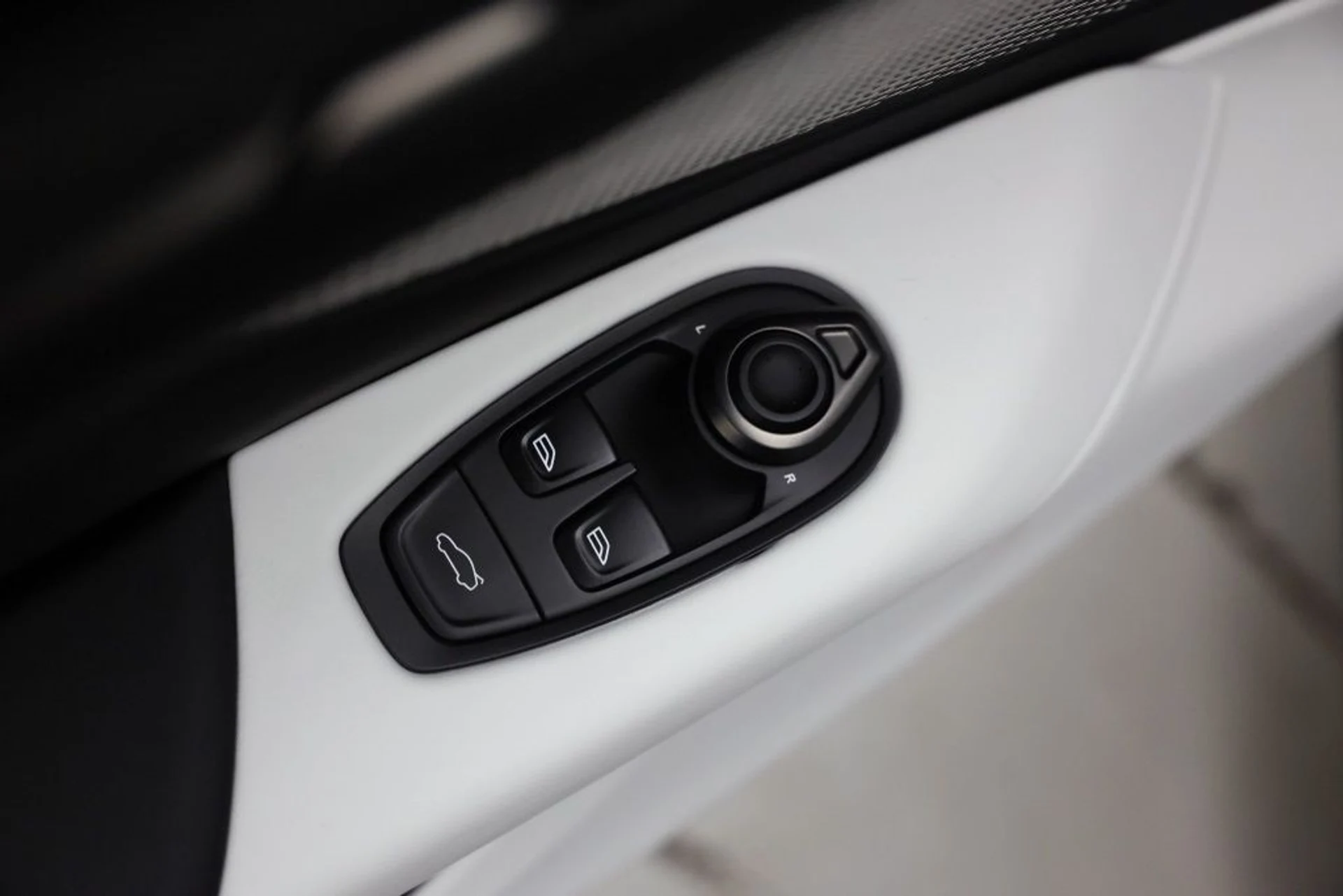 mph013_2528277935_lh857dbrywz8w33zlkztro6cu5ev_4e0c96ba87