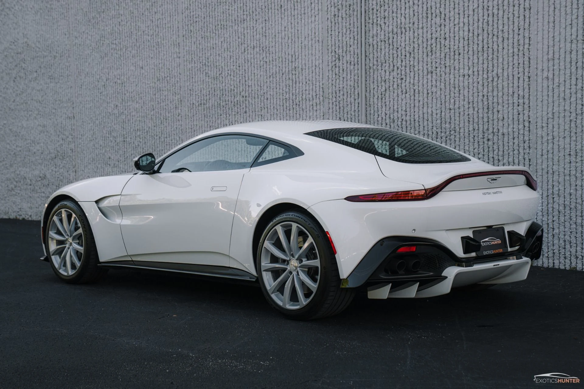 mph013_2533766987_Used_2020_Aston_Martin_Vantage_1756168646_2e2f48bd44