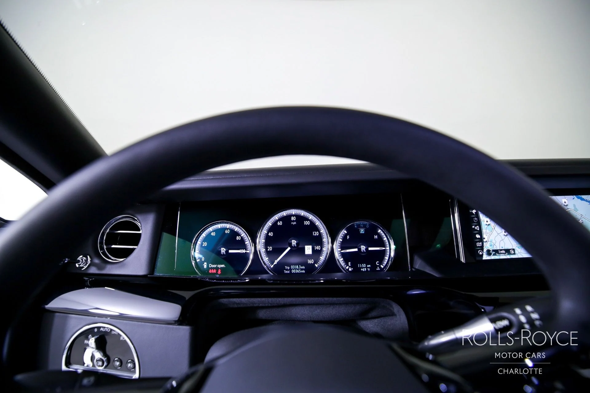 mph013_2535177669_Used_2023_Rolls_Royce_Phantom_1726254604_53d5d59129