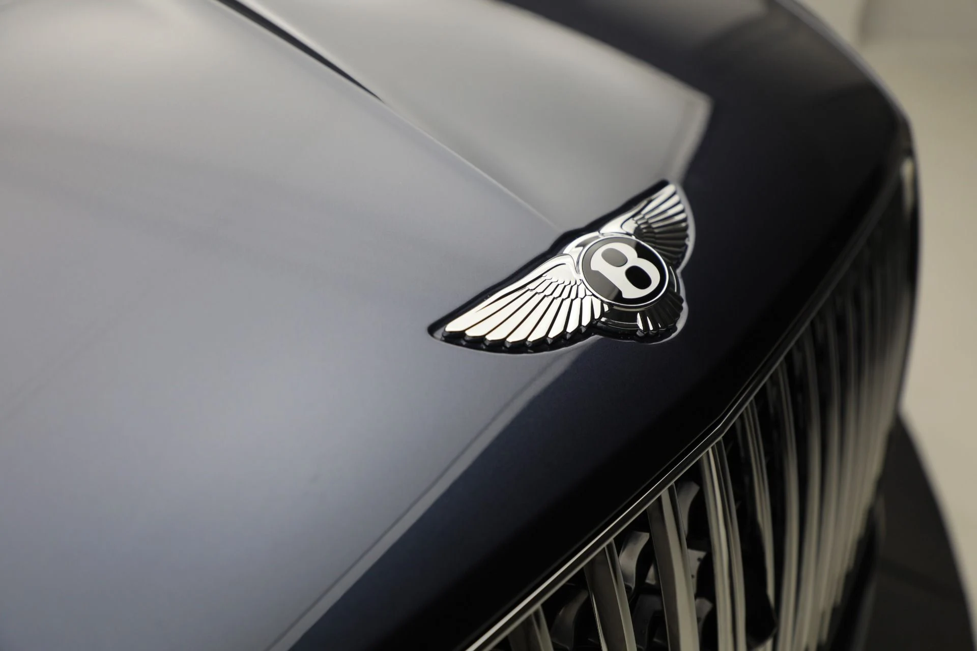 mph013_254076837_New_2025_Bentley_Bentayga_EWB_Azure_V8_4ea731ca67