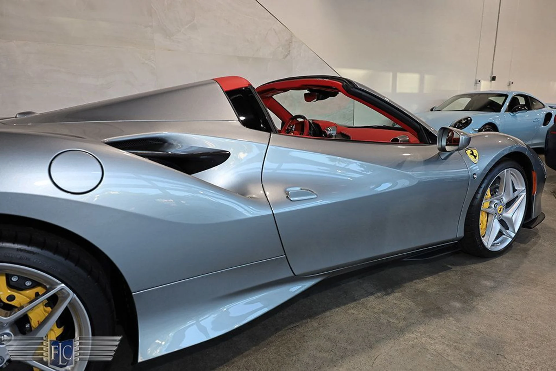 mph013_2541854677_used_2021_ferrari_f8_spider_convertible_9689_22996812_14_1024_164ce2cc20