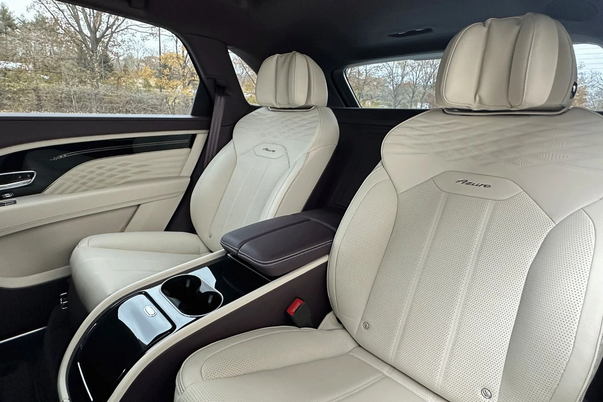 mph013_2548491180_Used_2024_Bentley_Bentayga_EWB_Azure_V8_1763042894_aa314add3d