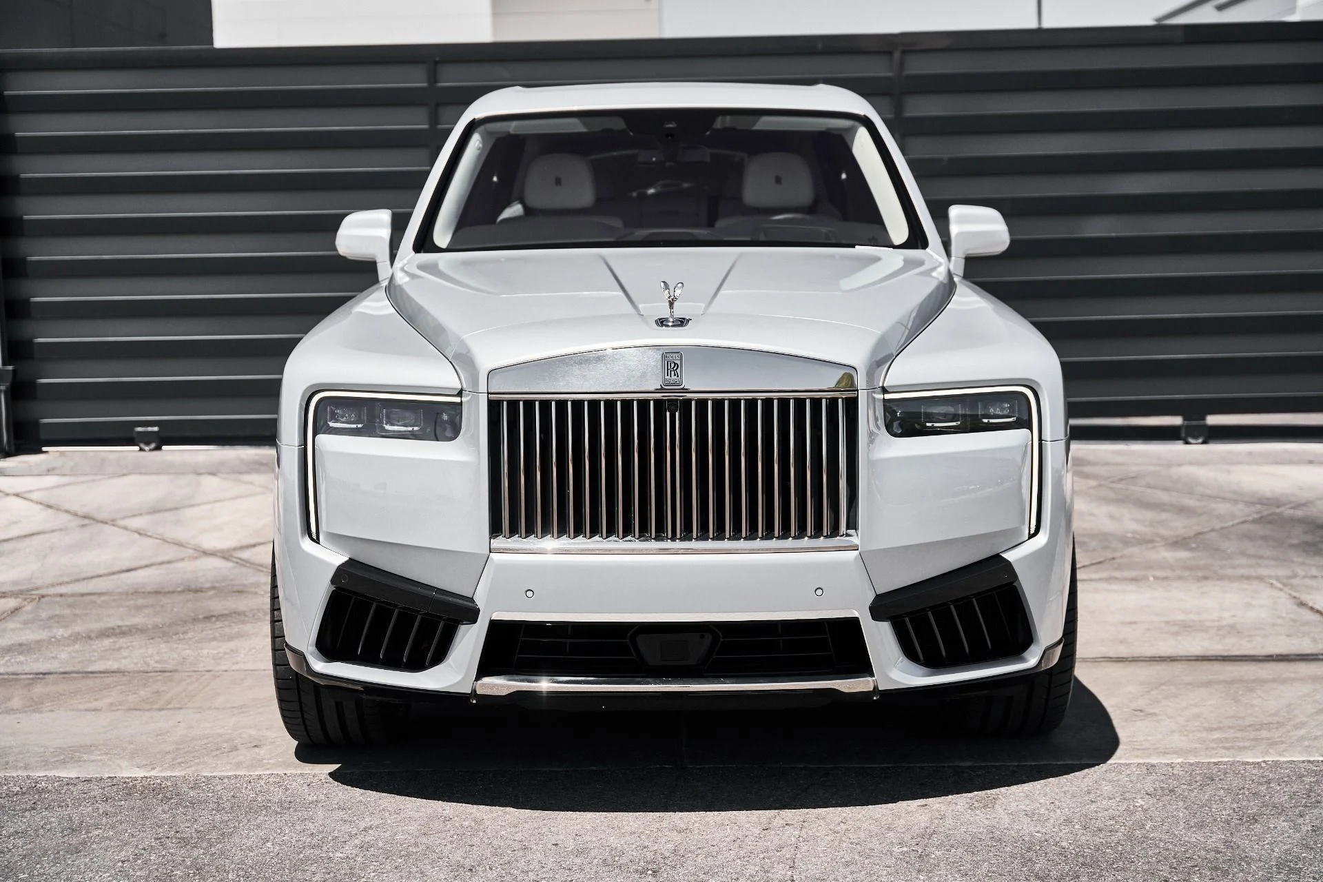 mph013_2561701387_Used_2025_Rolls_Royce_Cullinan_Base_1781217265_6e9fc5328d
