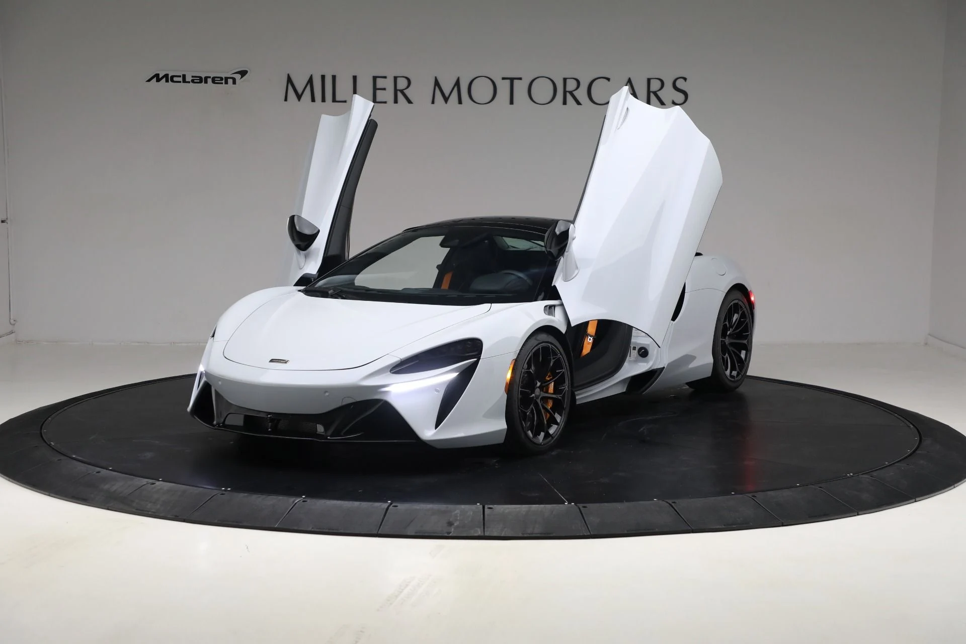 mph013_2564484351_New_2025_Mc_Laren_Artura_Spider_Tech_Lux_d208d3954f
