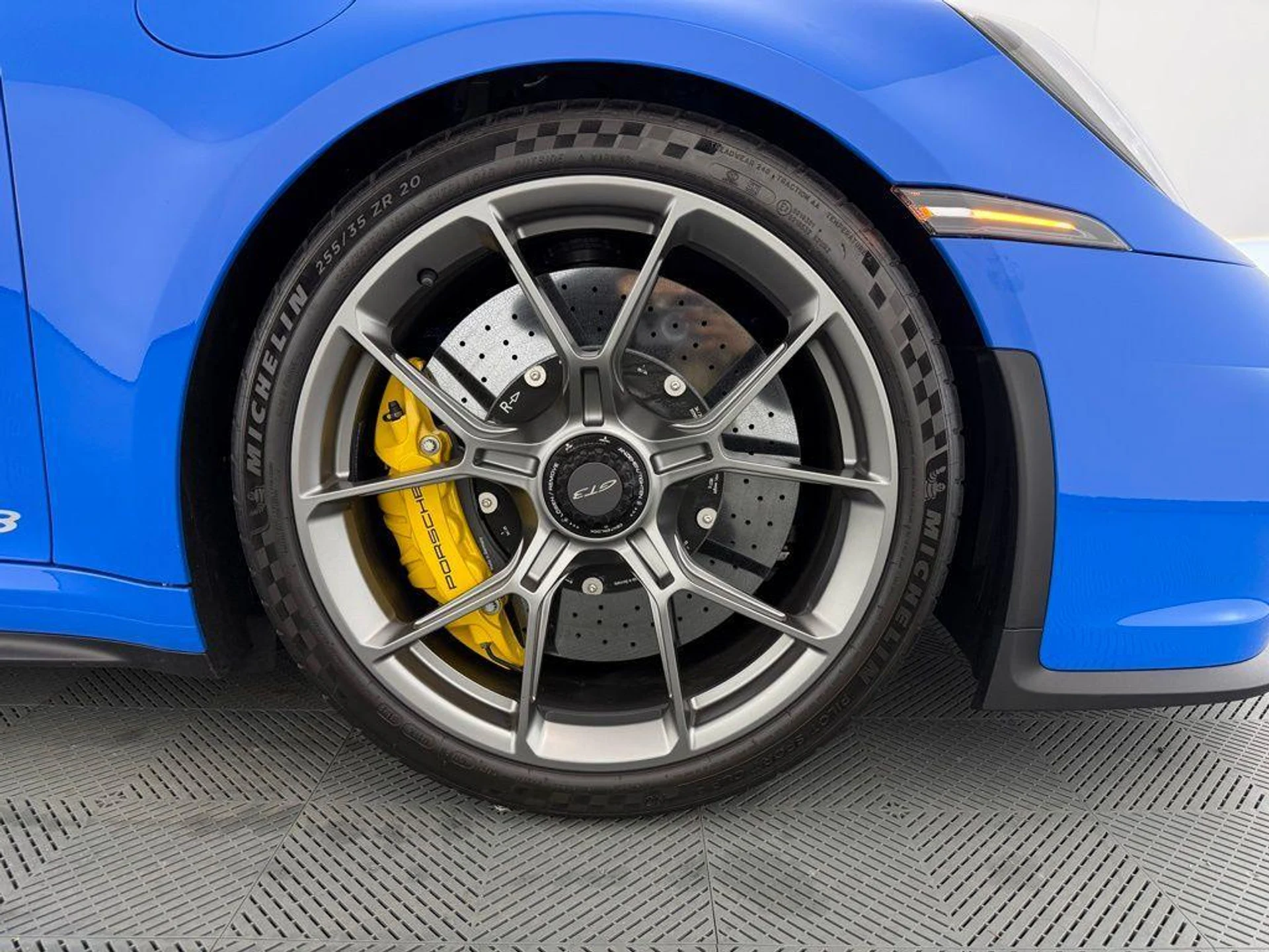 mph013_2566653318_4dzzq_N_l_Cl_NC_97_Ug5_X_h_D_Mjjk_Jw_511cde1963