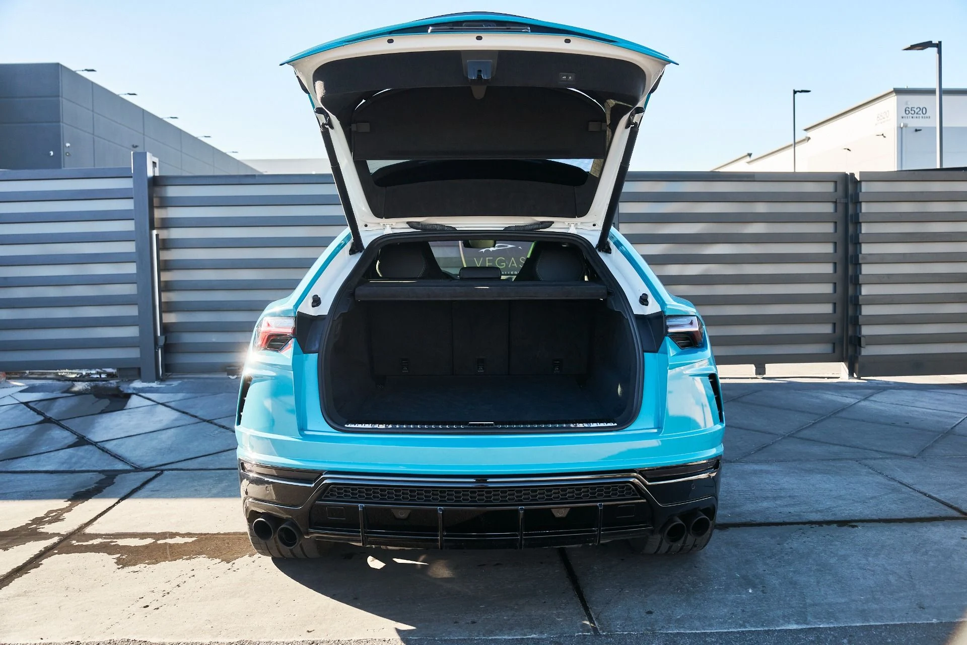 mph013_2570047174_Used_2021_Lamborghini_Urus_1765854445_8824147603