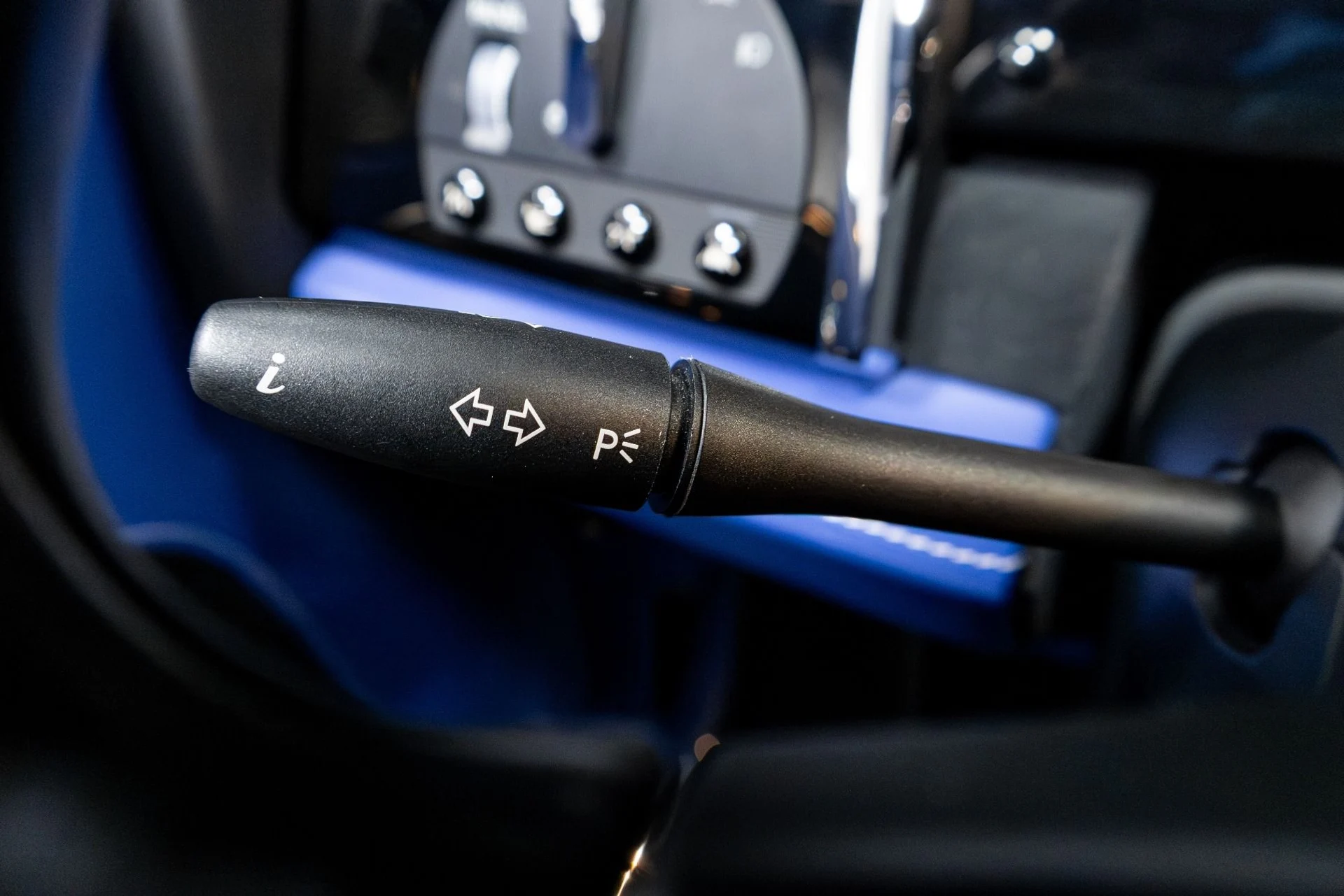 mph013_2571153998_Used_2017_Rolls_Royce_Ghost_Black_Badge_1764012368_3966e15705