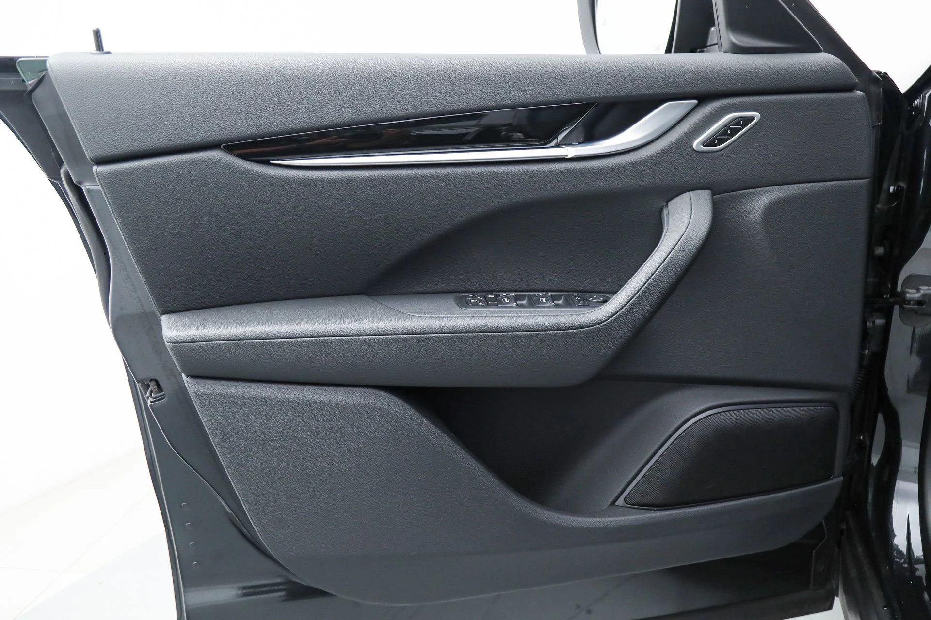 mph013_2575639806_72758193cabb39e6932e556667a5c80a_5068456565