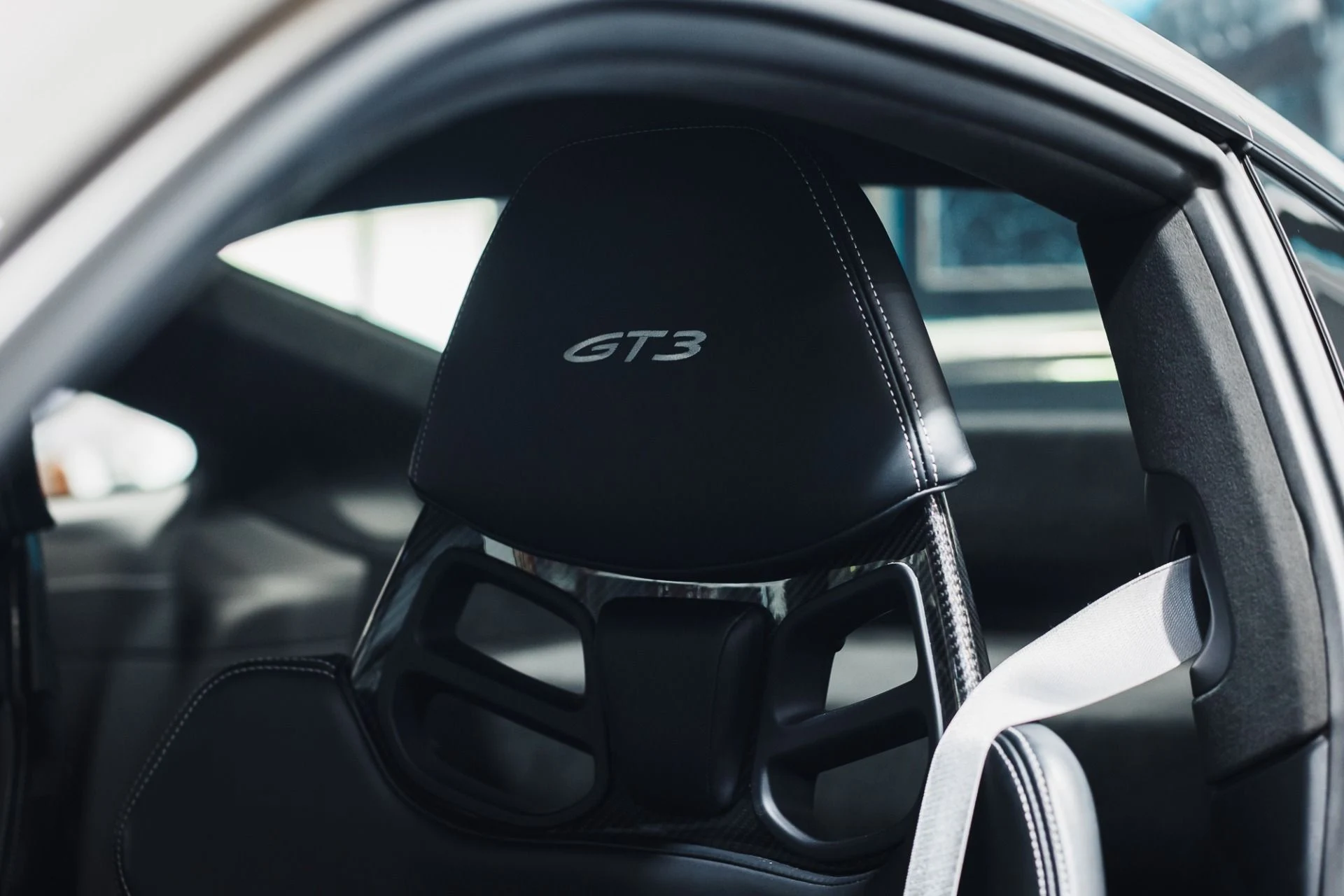 mph013_2583004025_Used_2022_Porsche_911_GT_3_Chalk_CC_Bs_Tasteful_Upgrades_1775764800_0111240bb7