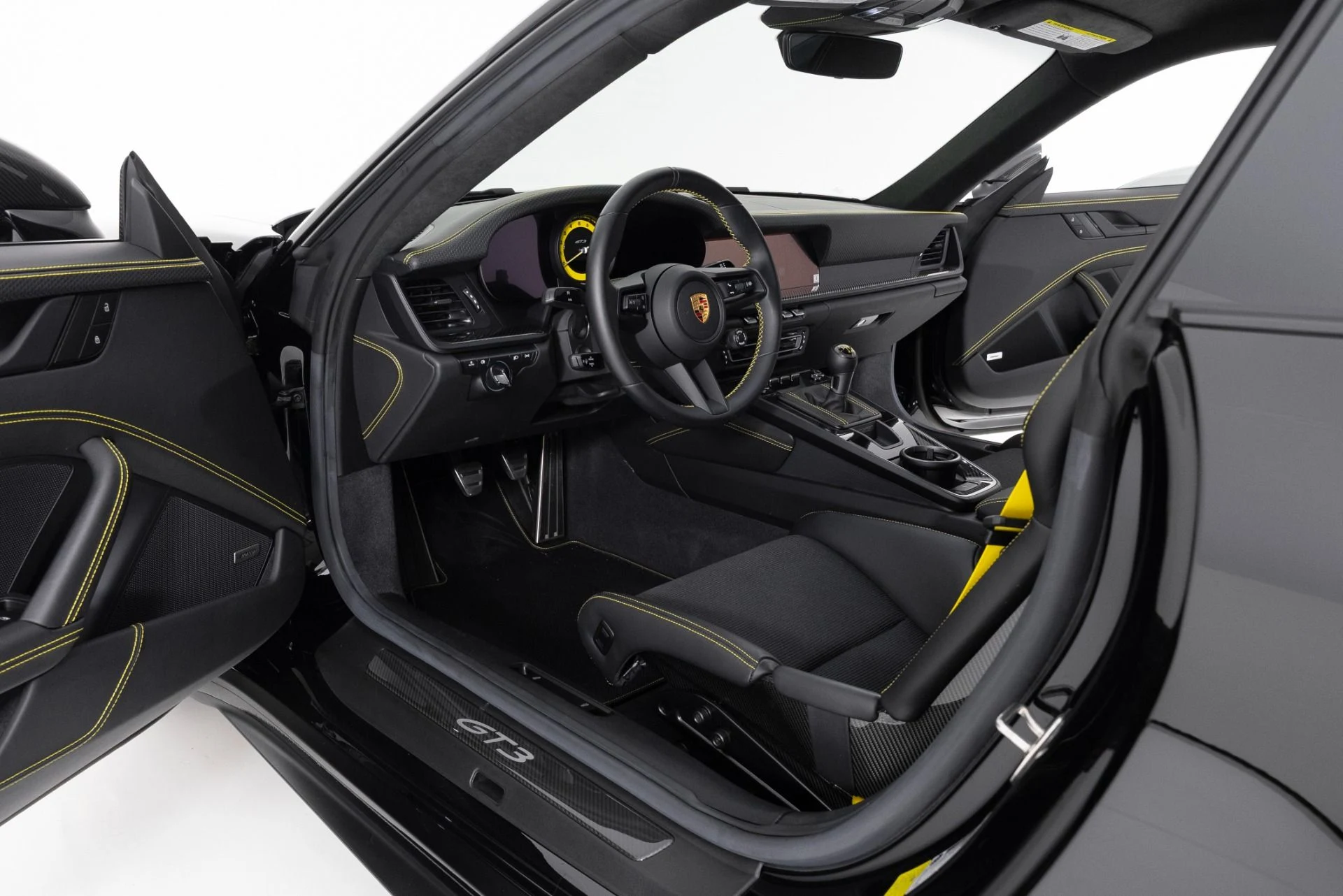 mph013_2588643314_Used_2024_Porsche_911_GT_3_Touring_1750205309_ae8fb9db0c