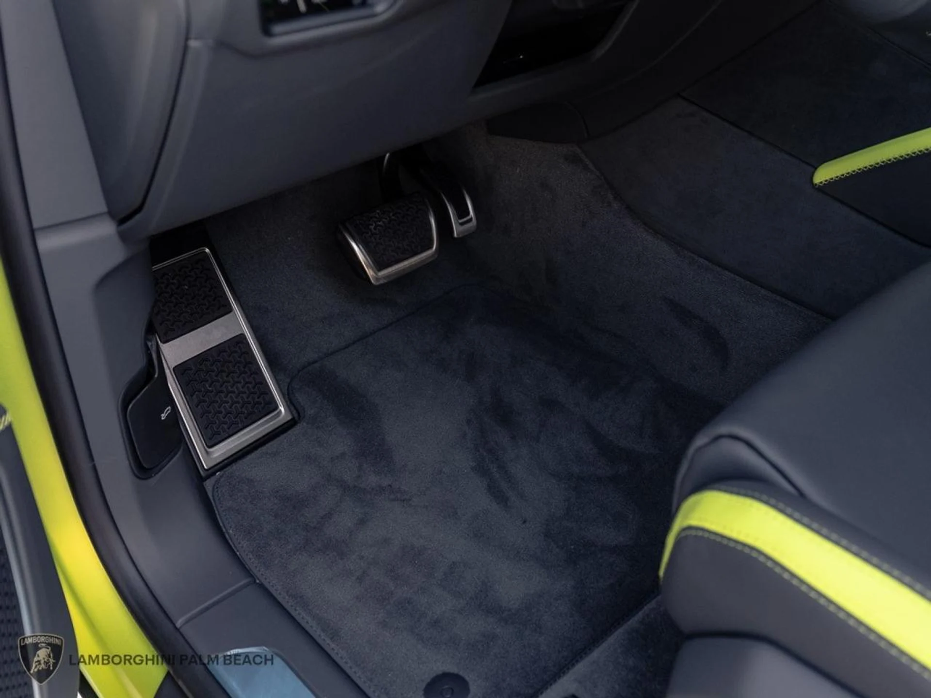 mph013_2597644601_17431027a4924d436fd846c94b79e068_943aa14307