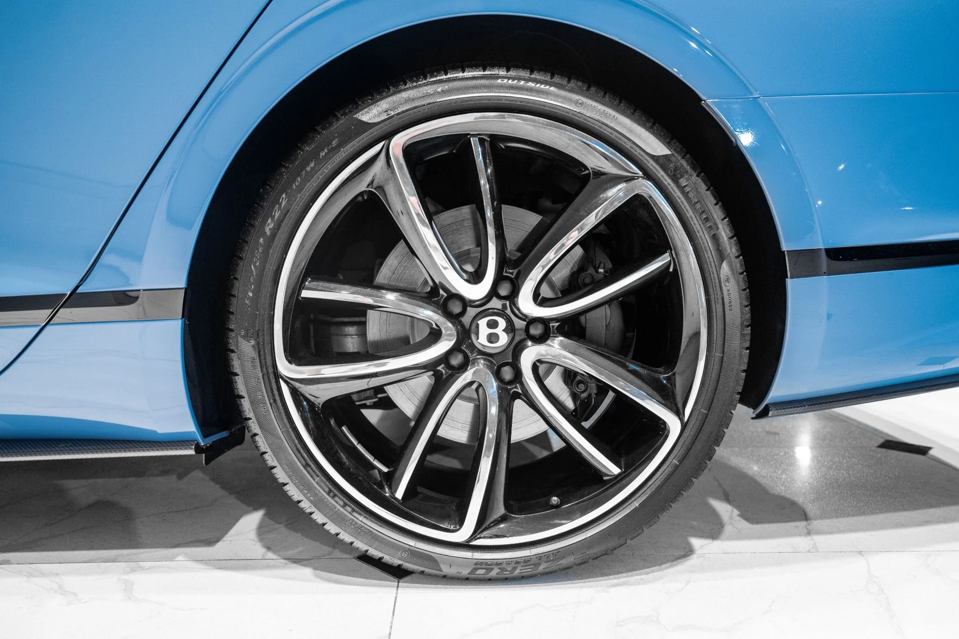 mph013_2606746071_Used_2024_Bentley_Flying_Spur_Edition_8_1777999219_6d79d14729
