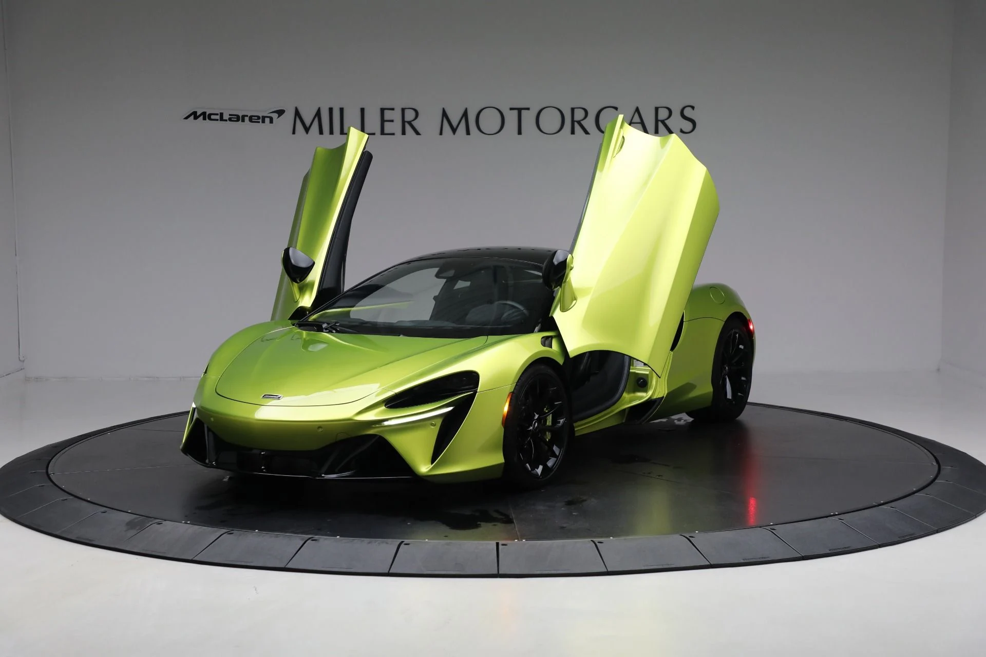 mph013_2616056261_Used_2024_Mc_Laren_Artura_Performance_d3e5659825