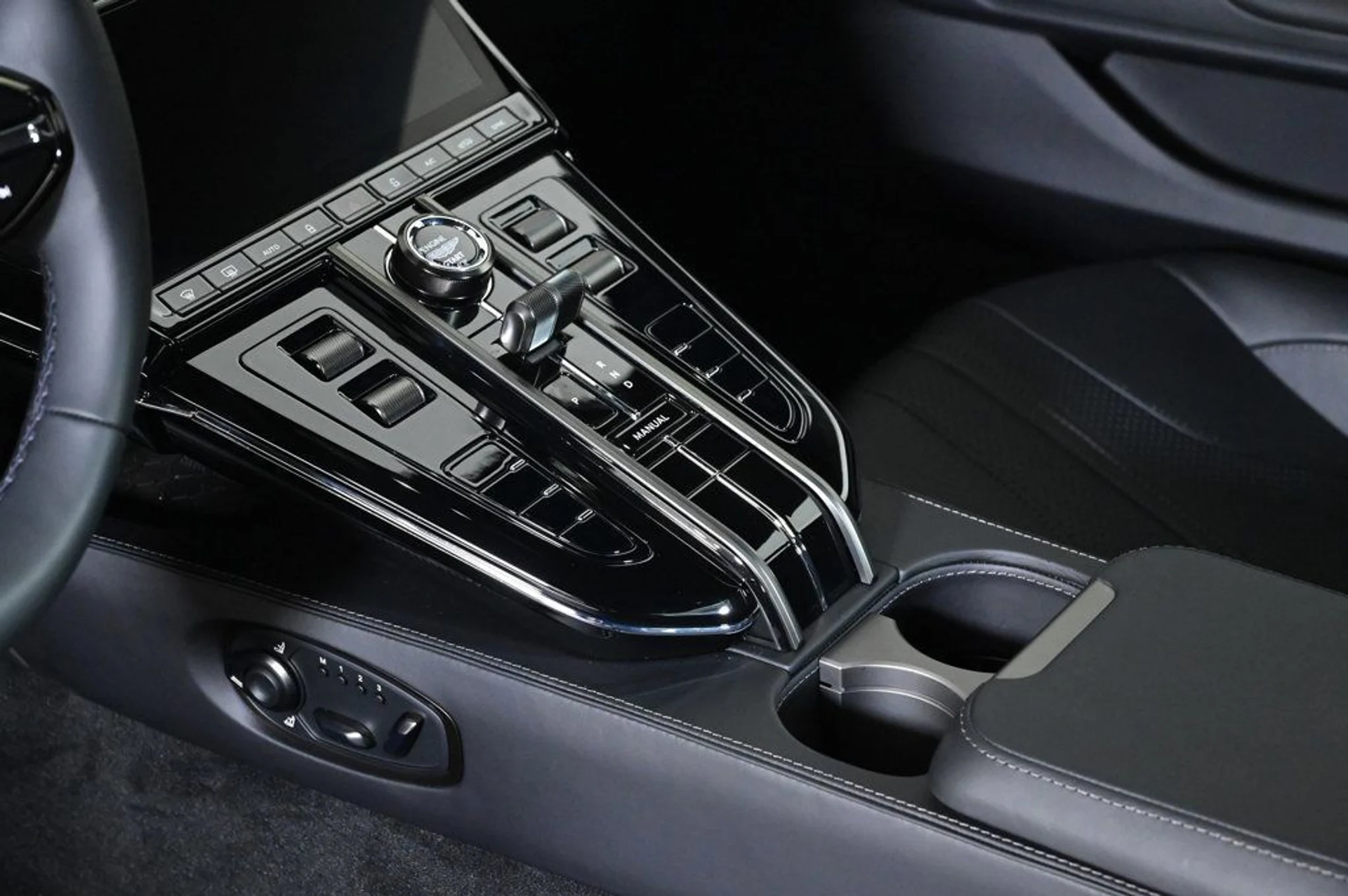 mph013_2623242211_new_2026_aston_martin_vantage_11350_22934413_13_1024_a73f0b62a3