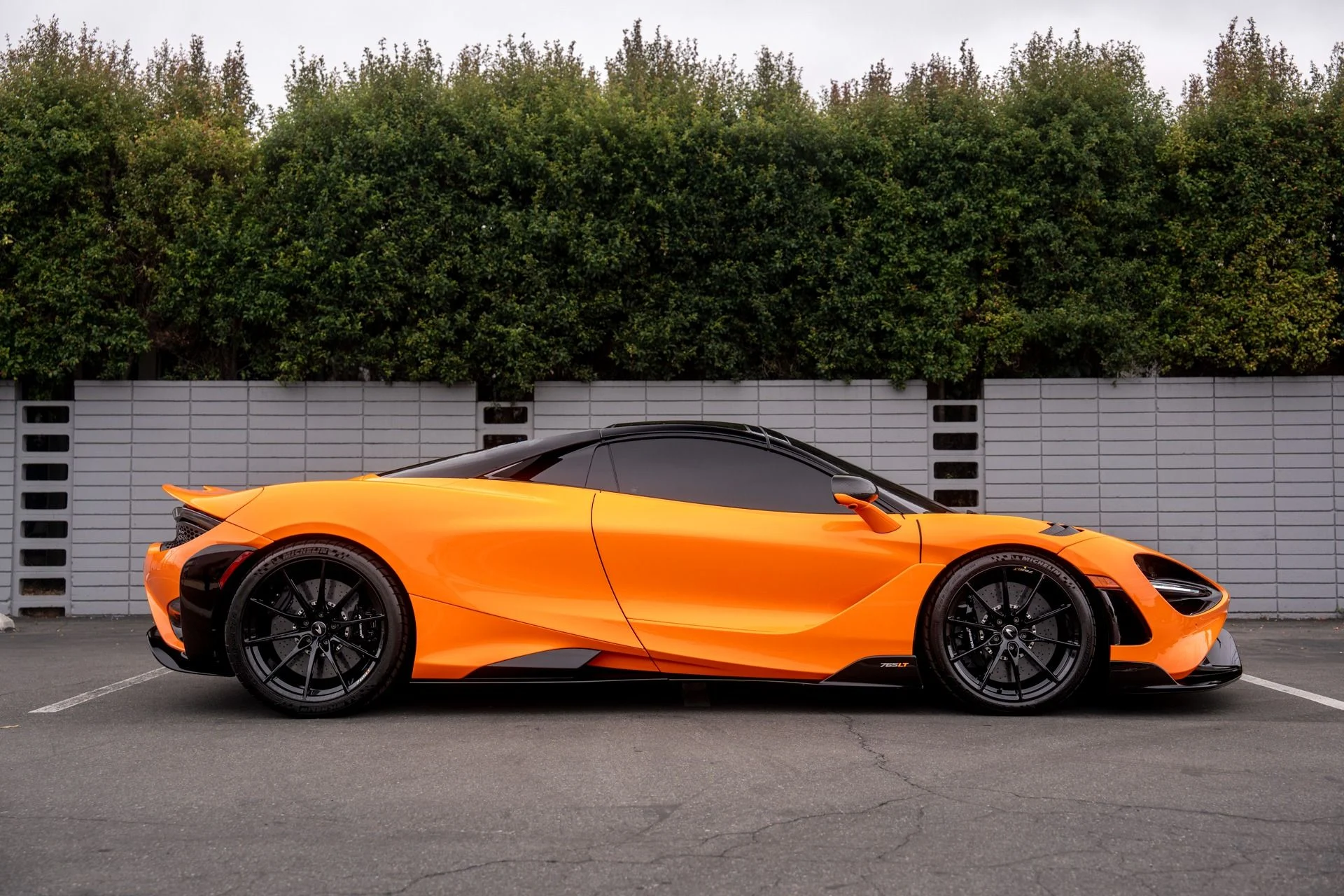 mph013_2632442455_Used_2022_Mc_Laren_765_LT_Spider_1749256494_7d68f7258e