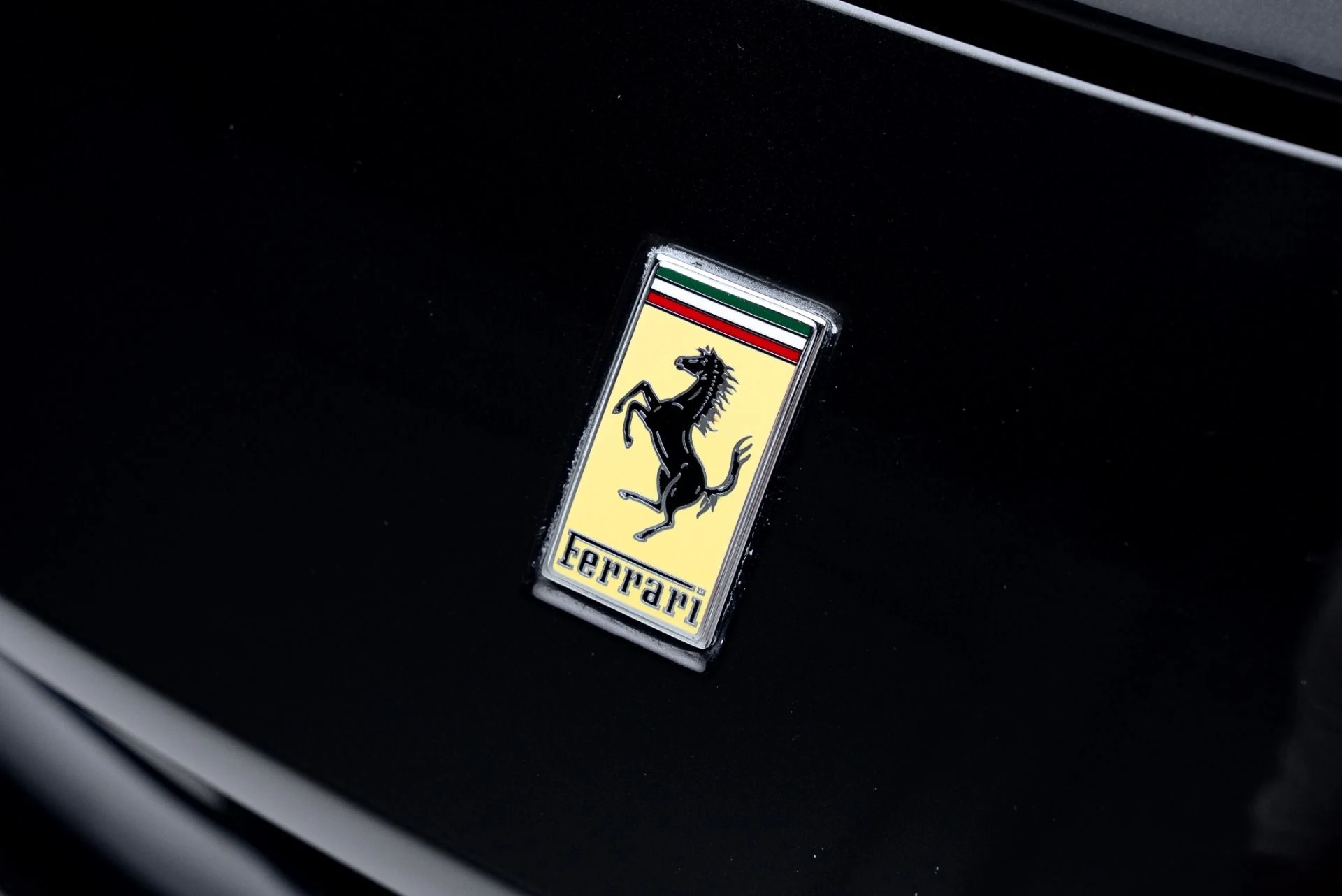 mph013_2636484239_Used_2019_Ferrari_488_GTB_1778776407_6acecb3509