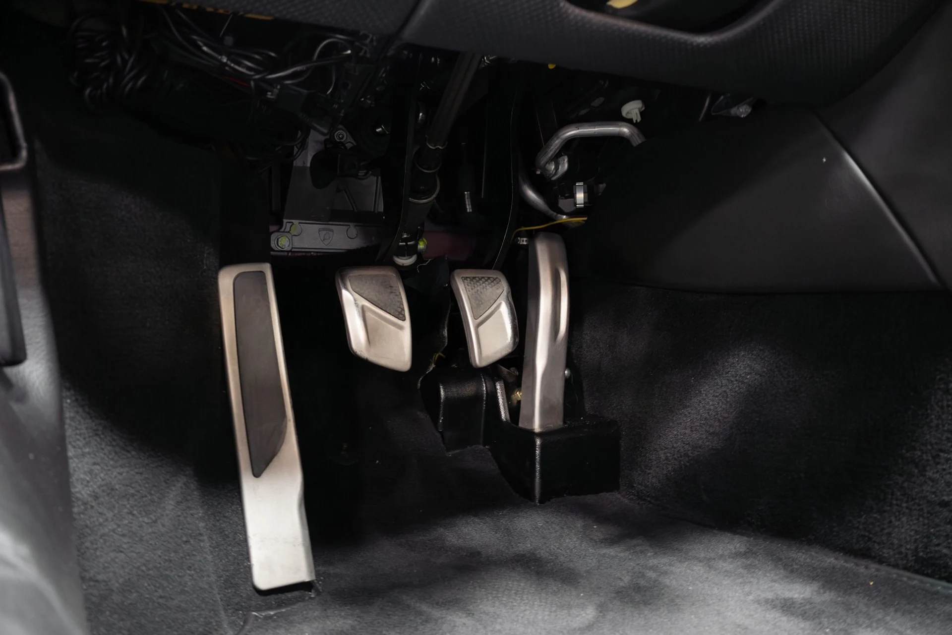 mph013_2636809802_Used_2006_Lamborghini_Gallardo_Base_1761580616_de91adf1ea